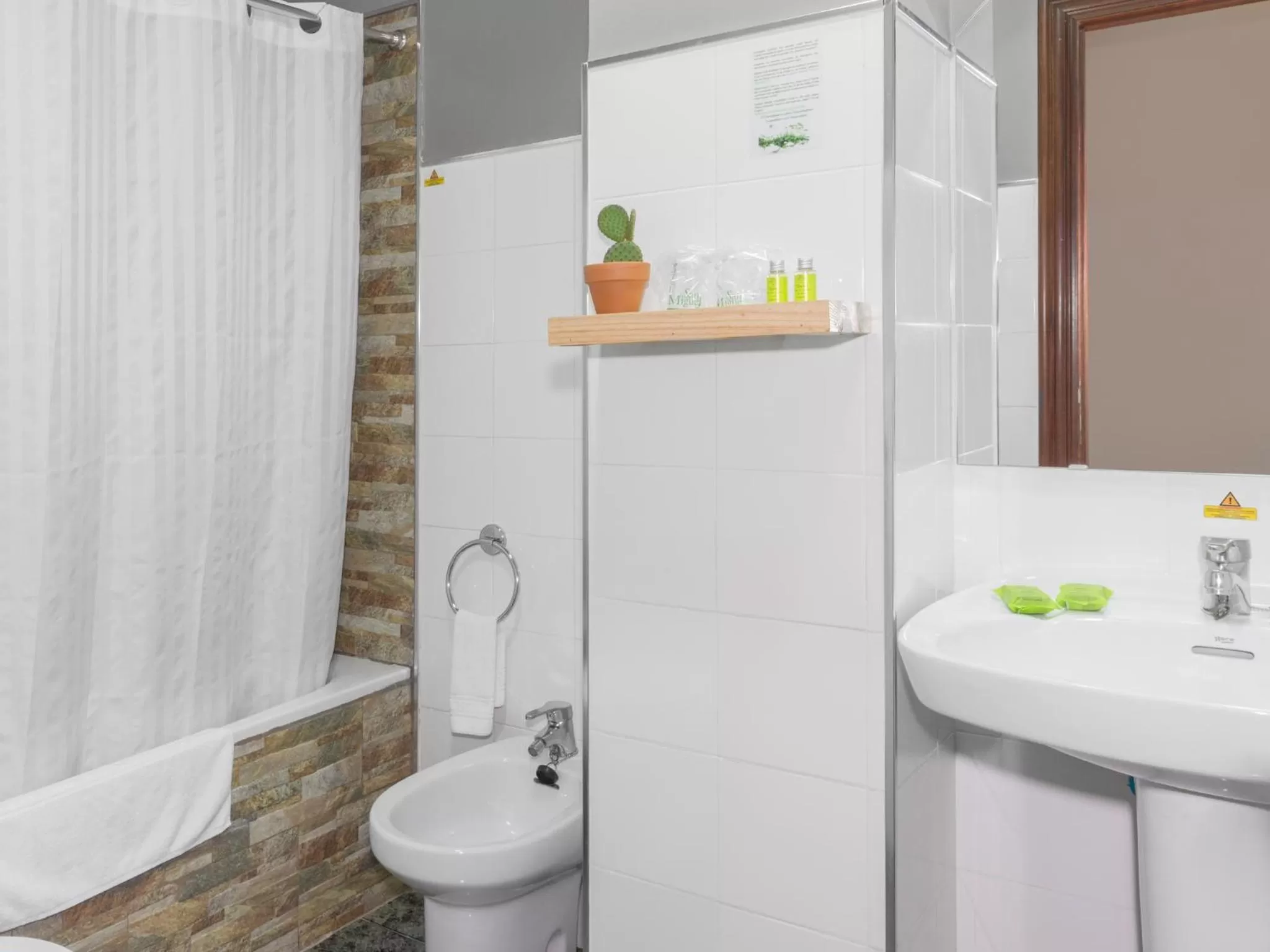 Bathroom in Hotel San Miguel