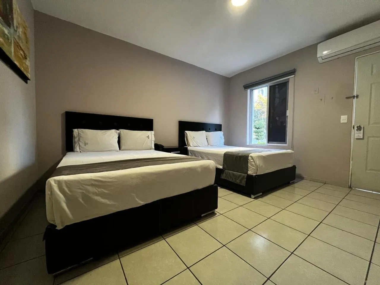 Bed in Expo Hotel Guadalajara - Zona Expo frente al Centro de Convenciones