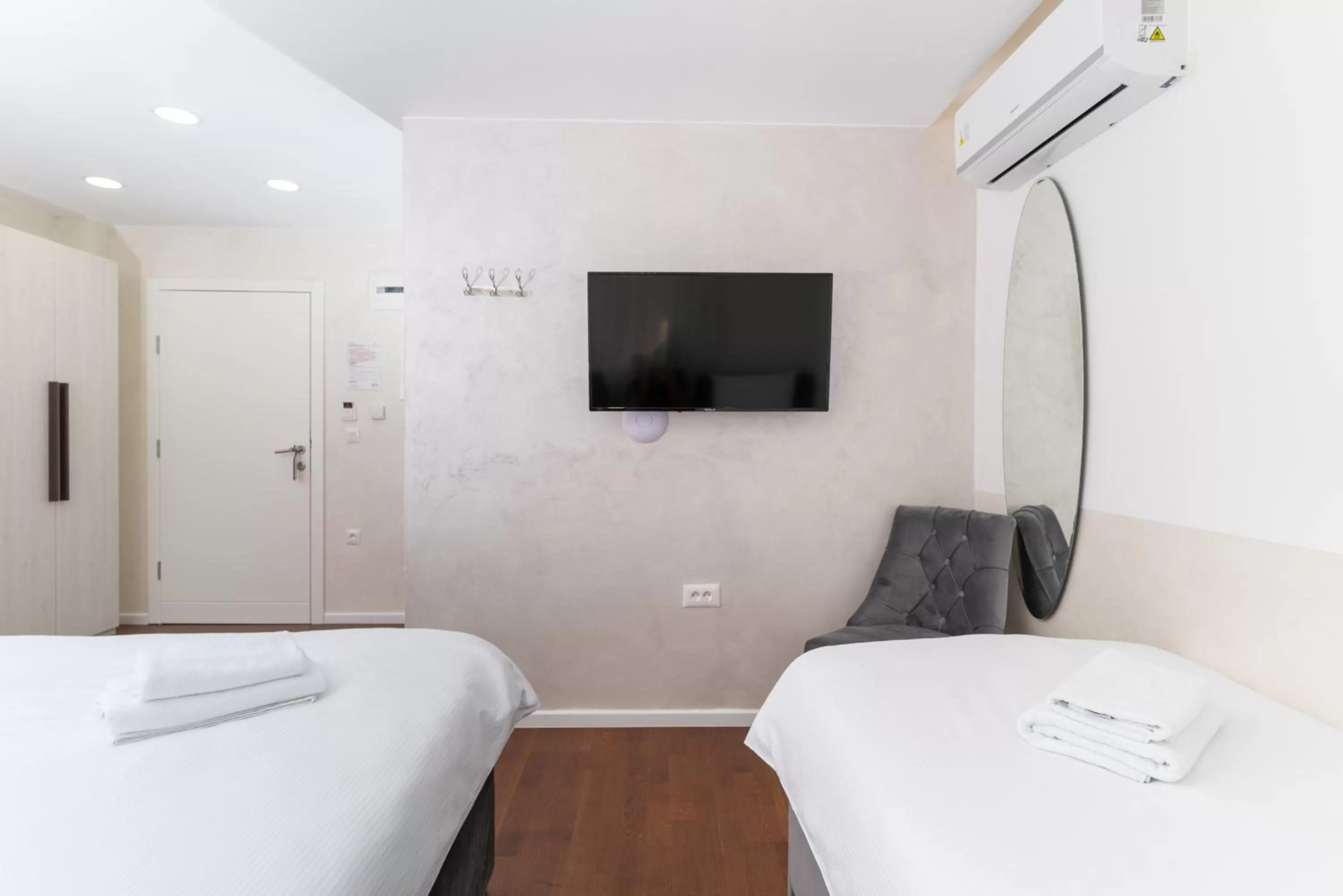 Bedroom, Bed in Ornament Hotel and Apartments