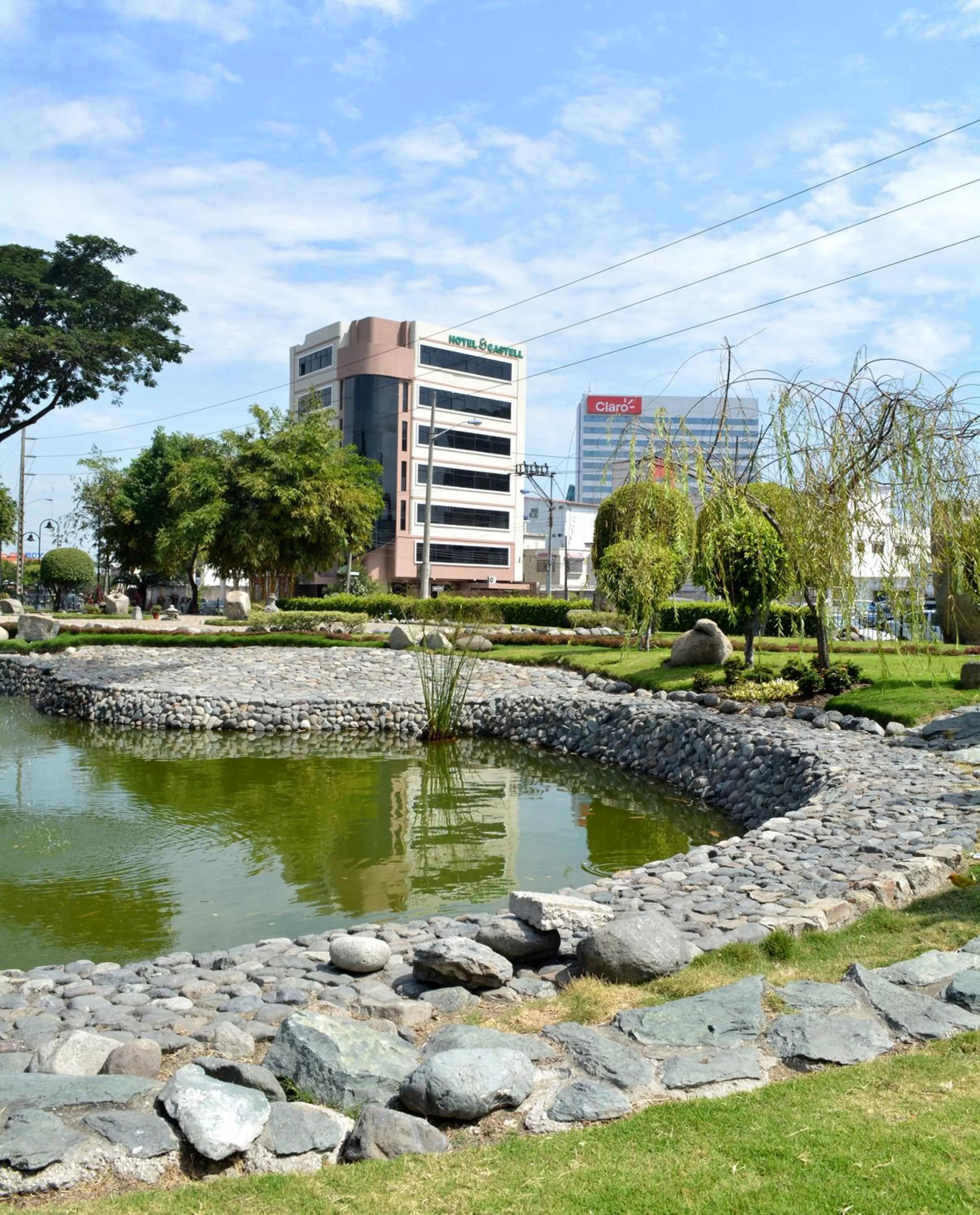 Facade/entrance in Hotel Castell - Cerca Del Aeropuerto