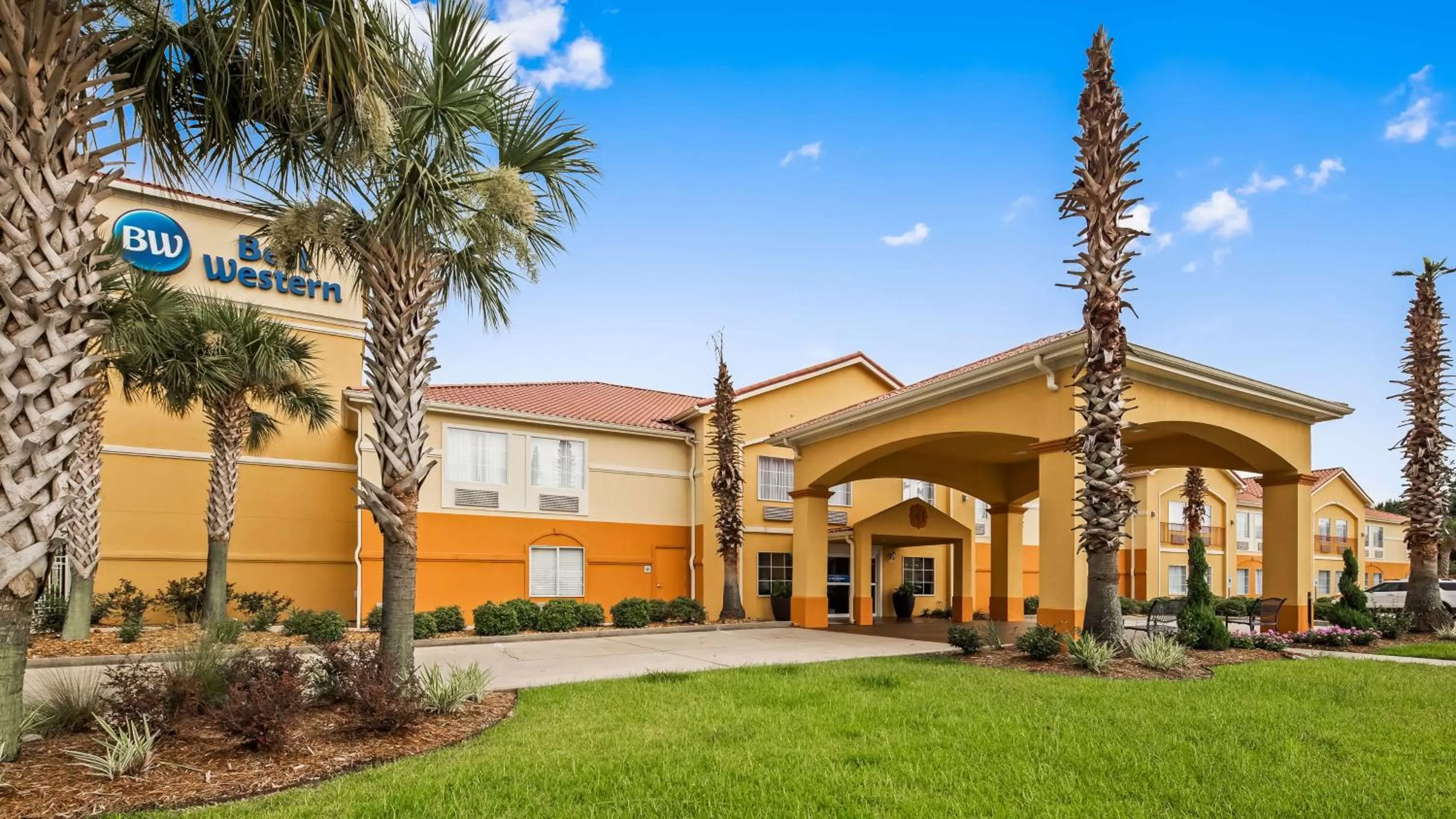 Property building in Best Western Lafayette Inn