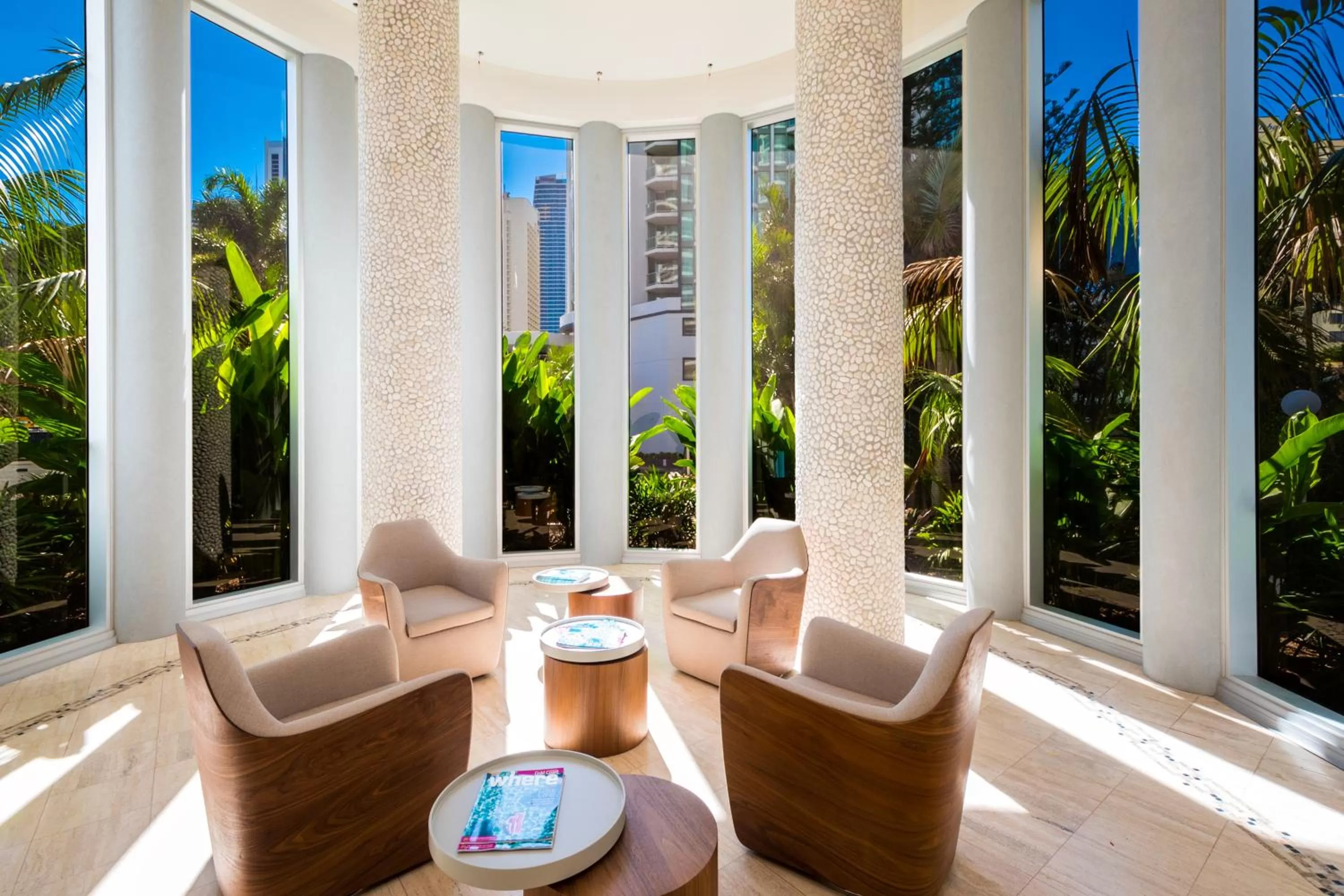 Lobby or reception in Aegean Apartments Surfers Paradise