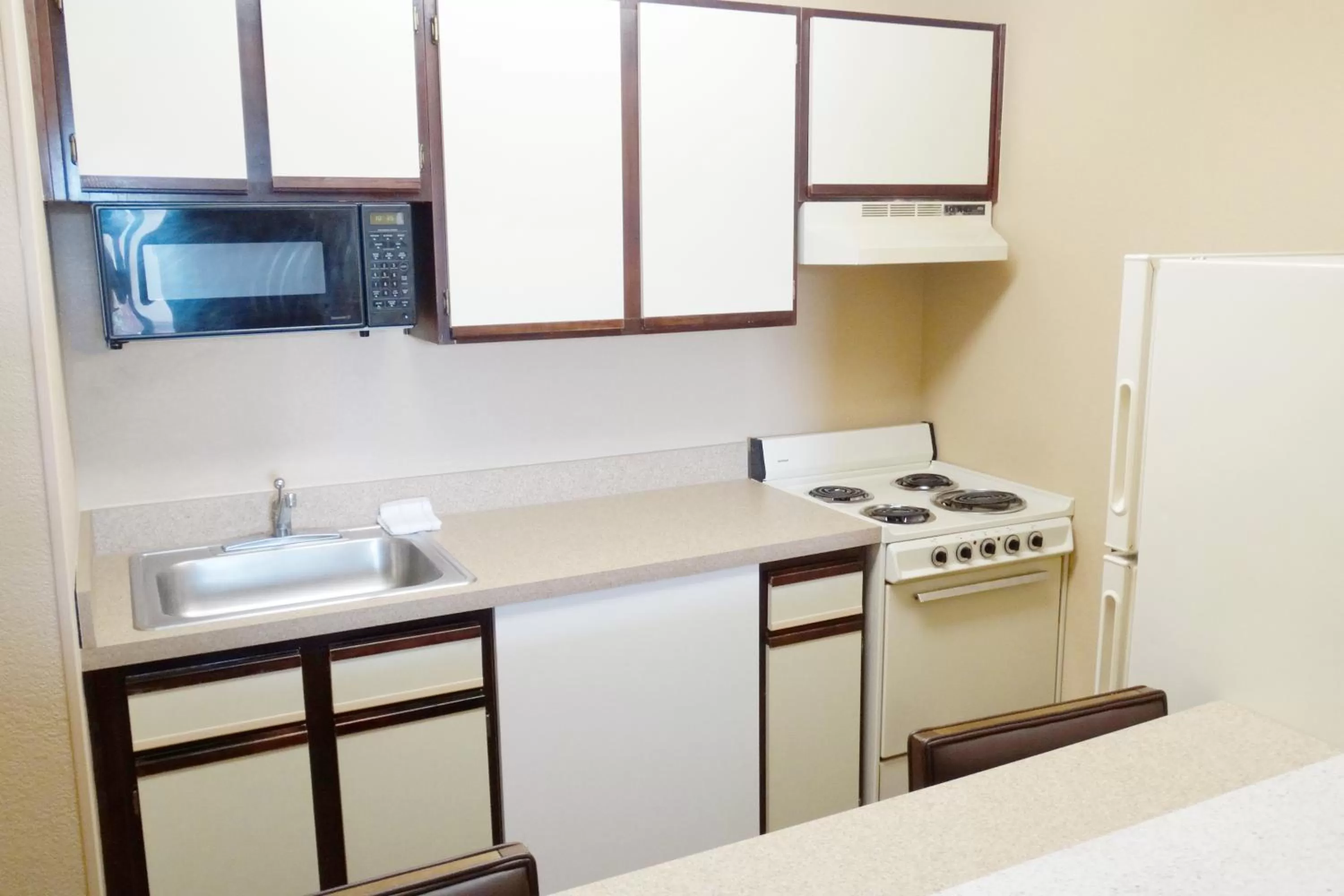 Kitchen or kitchenette in Extended Stay America Suites - Oklahoma City - Northwest