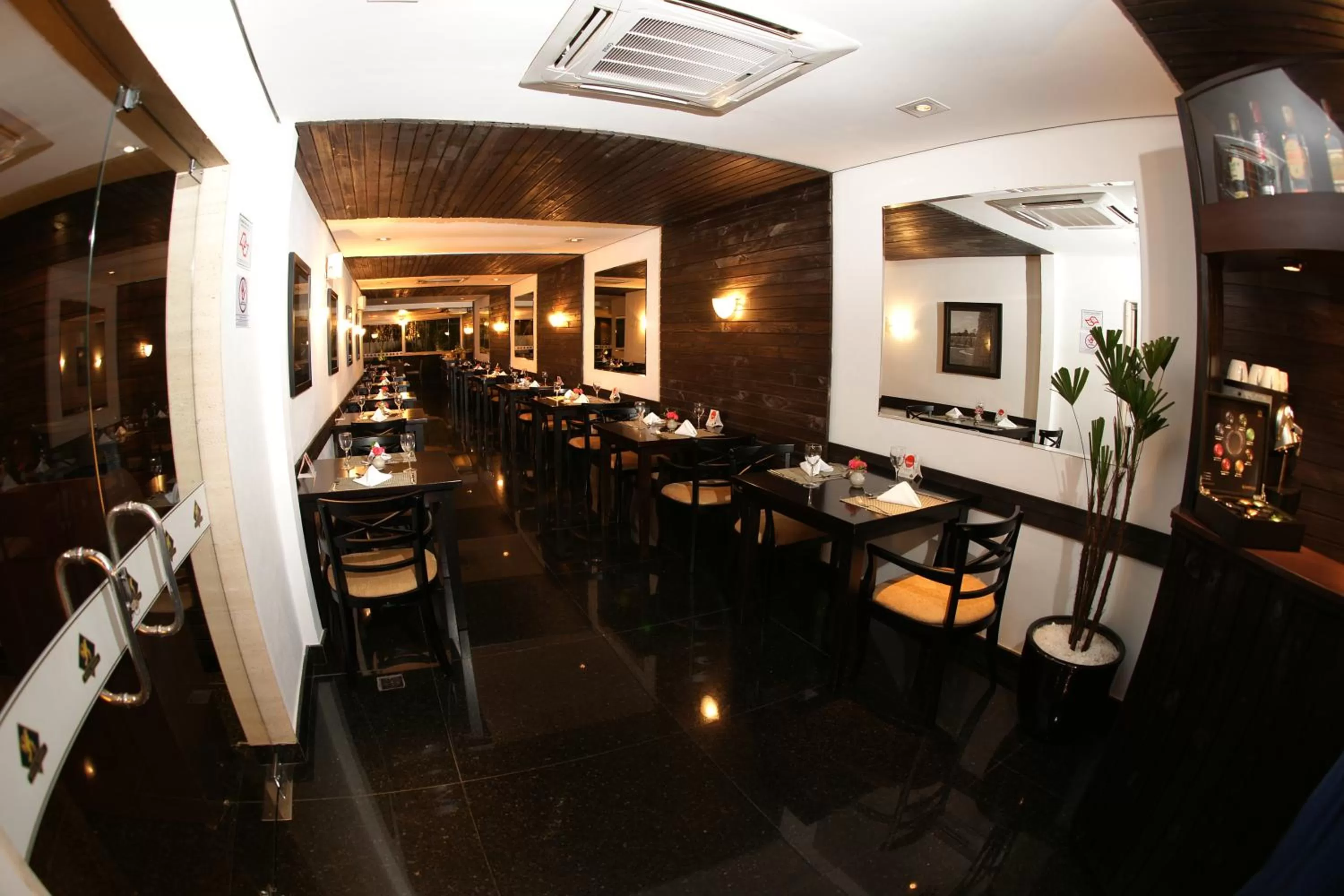 Restaurant/places to eat in Royal Collection Paulista