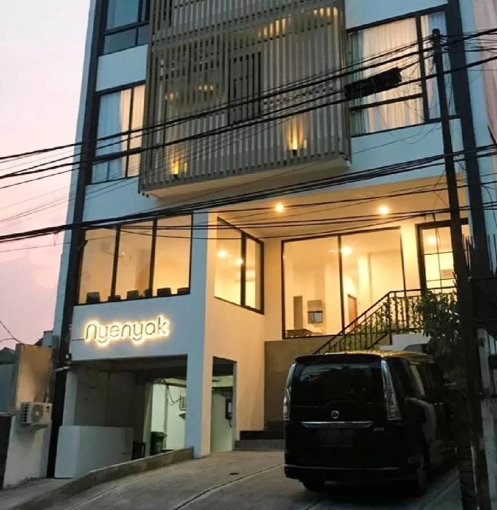 NYENYAK MRT Lebak Bulus Simatupang