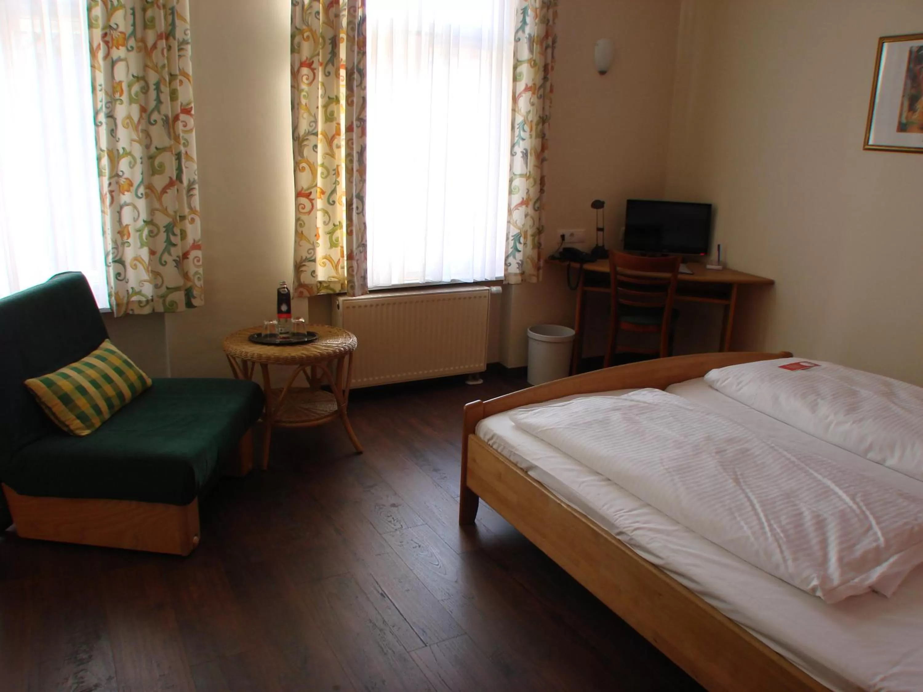 Photo of the whole room, TV/Entertainment Center in Altstadt Hotel