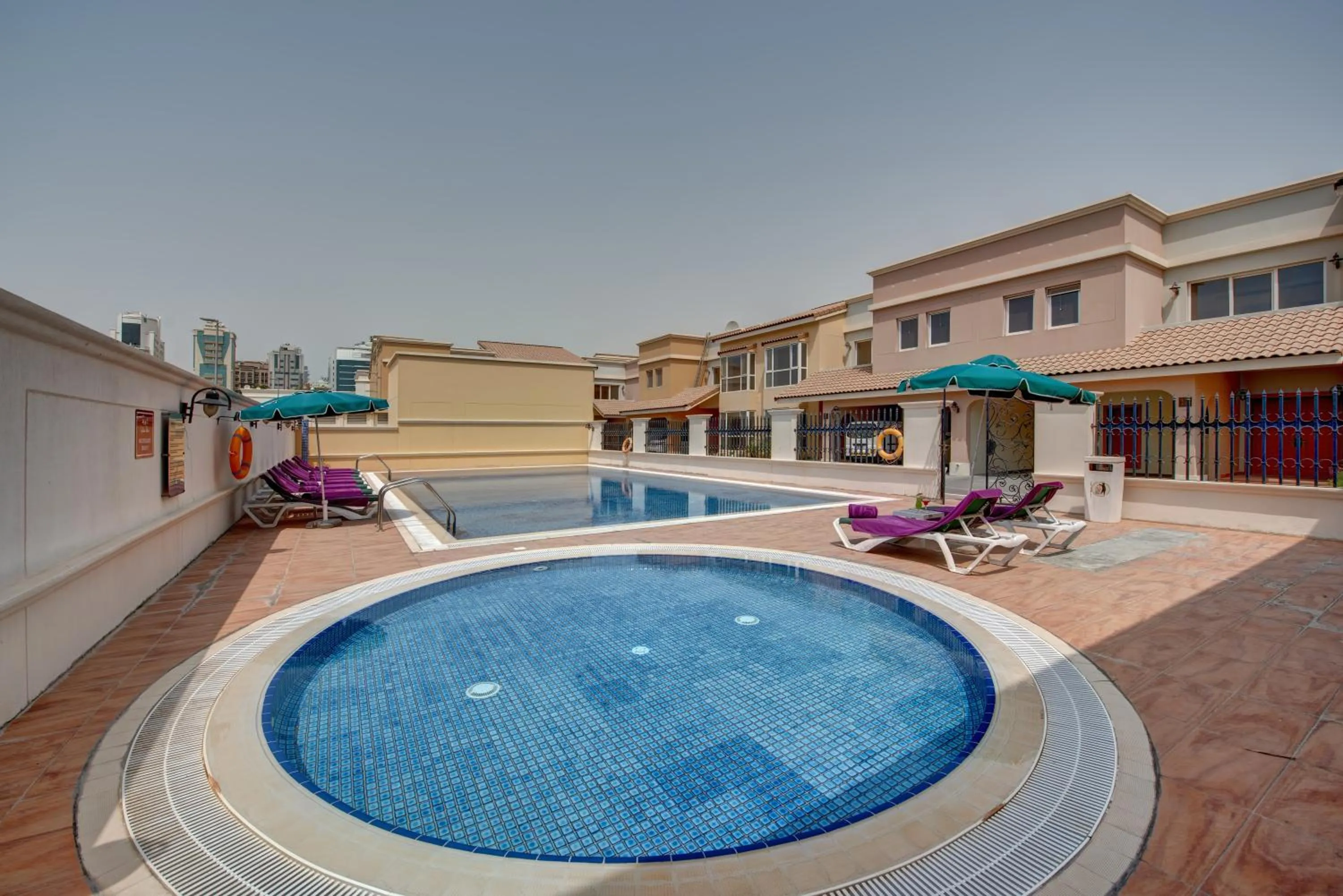 Swimming pool in J5 Villas Holiday Homes Barsha Gardens