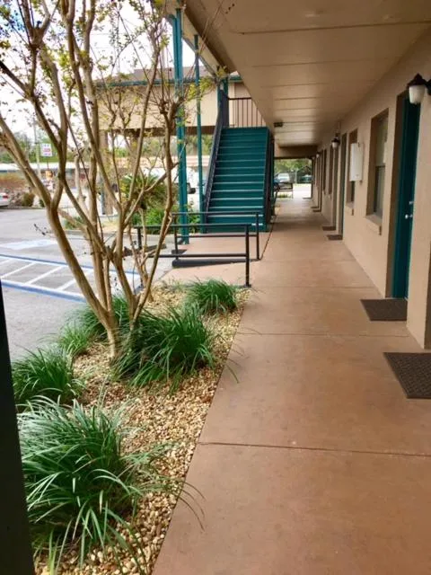 Area and facilities in Dinner Bell Motel