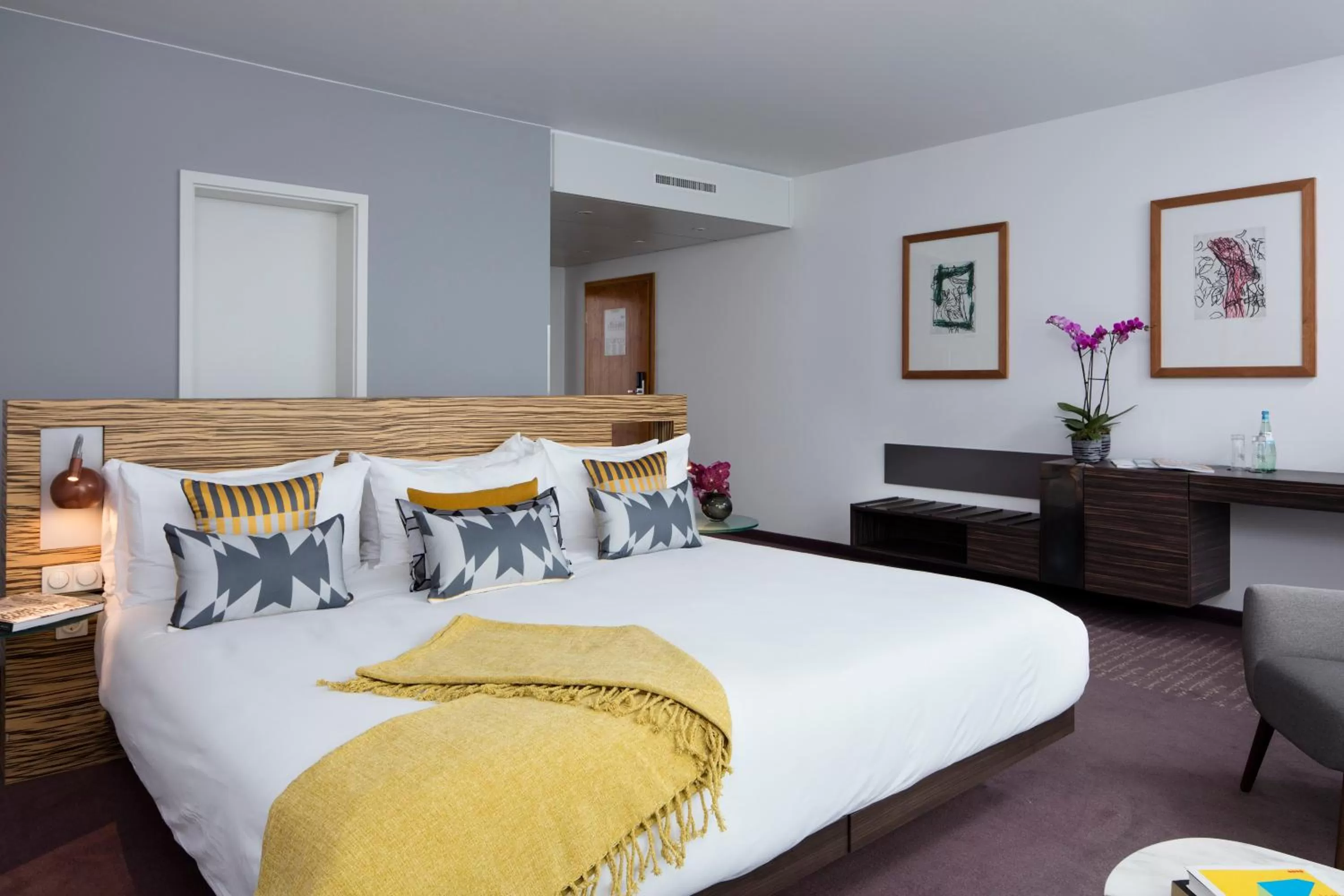 Bed in art'otel berlin mitte, Powered by Radisson Hotels