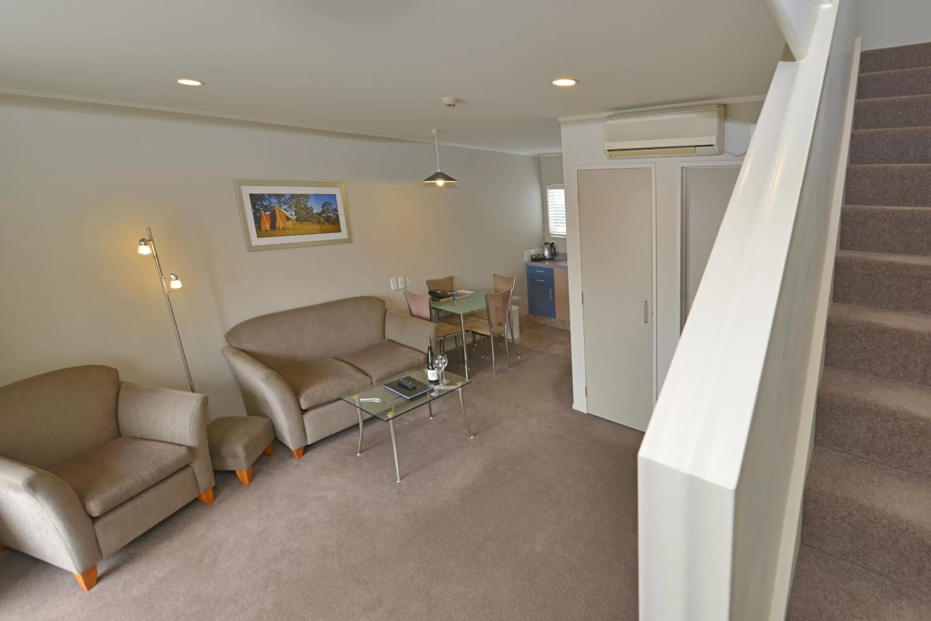 Kitchen or kitchenette in Brougham Heights Motel