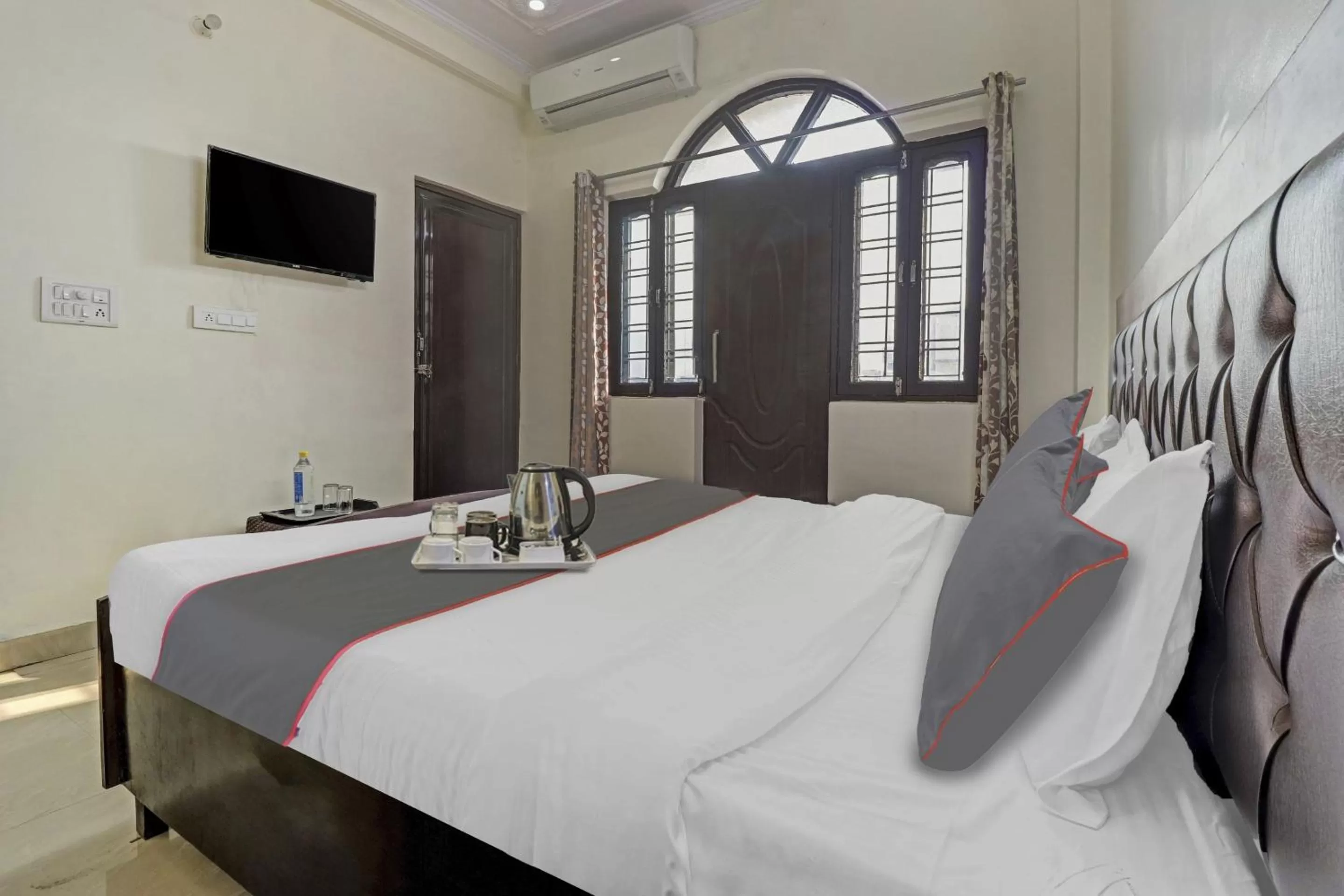 Bedroom, Bed in OYO Flagship Hotel Chandra palace