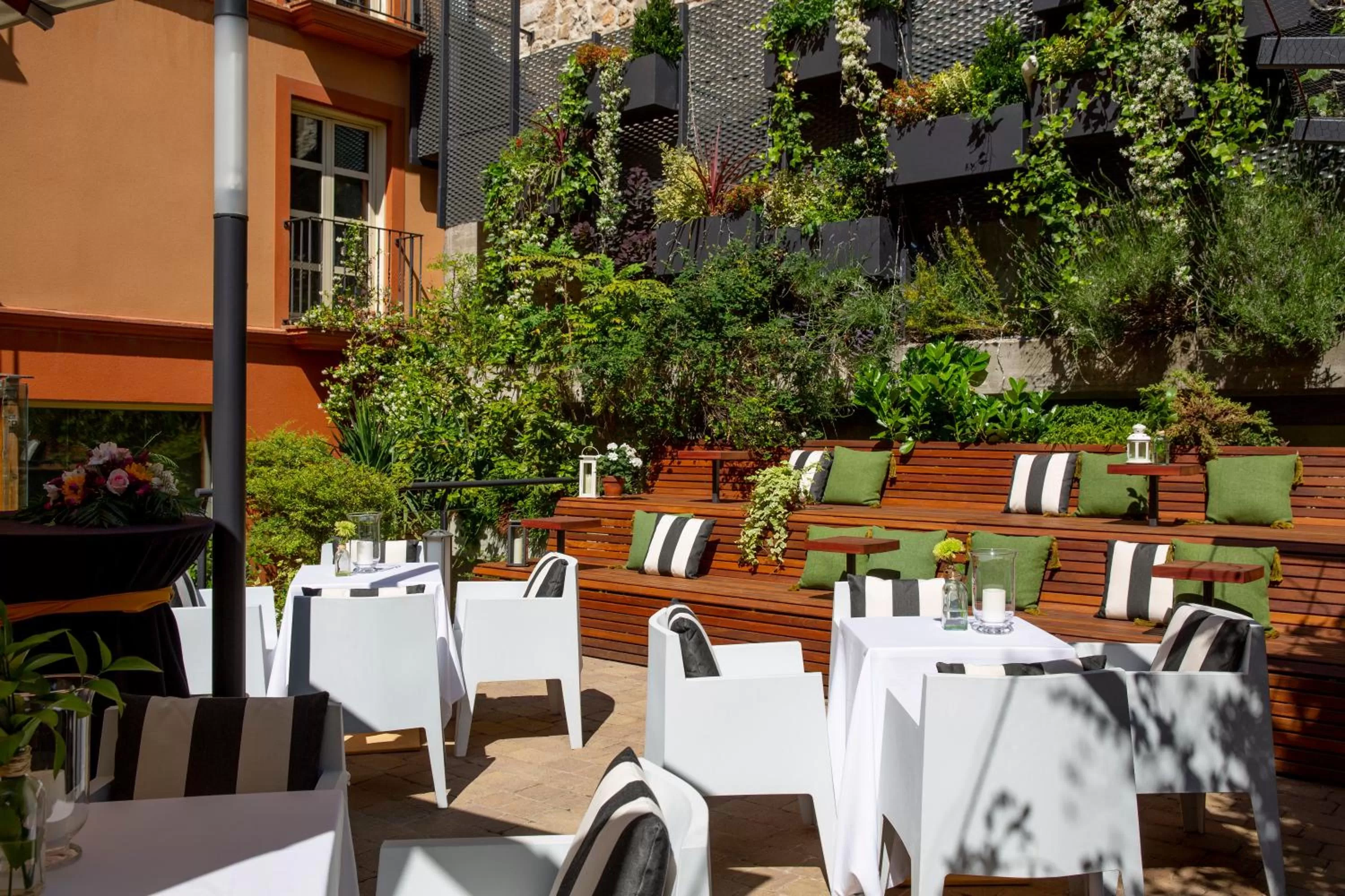 Patio in RICE Palacio de los Blasones