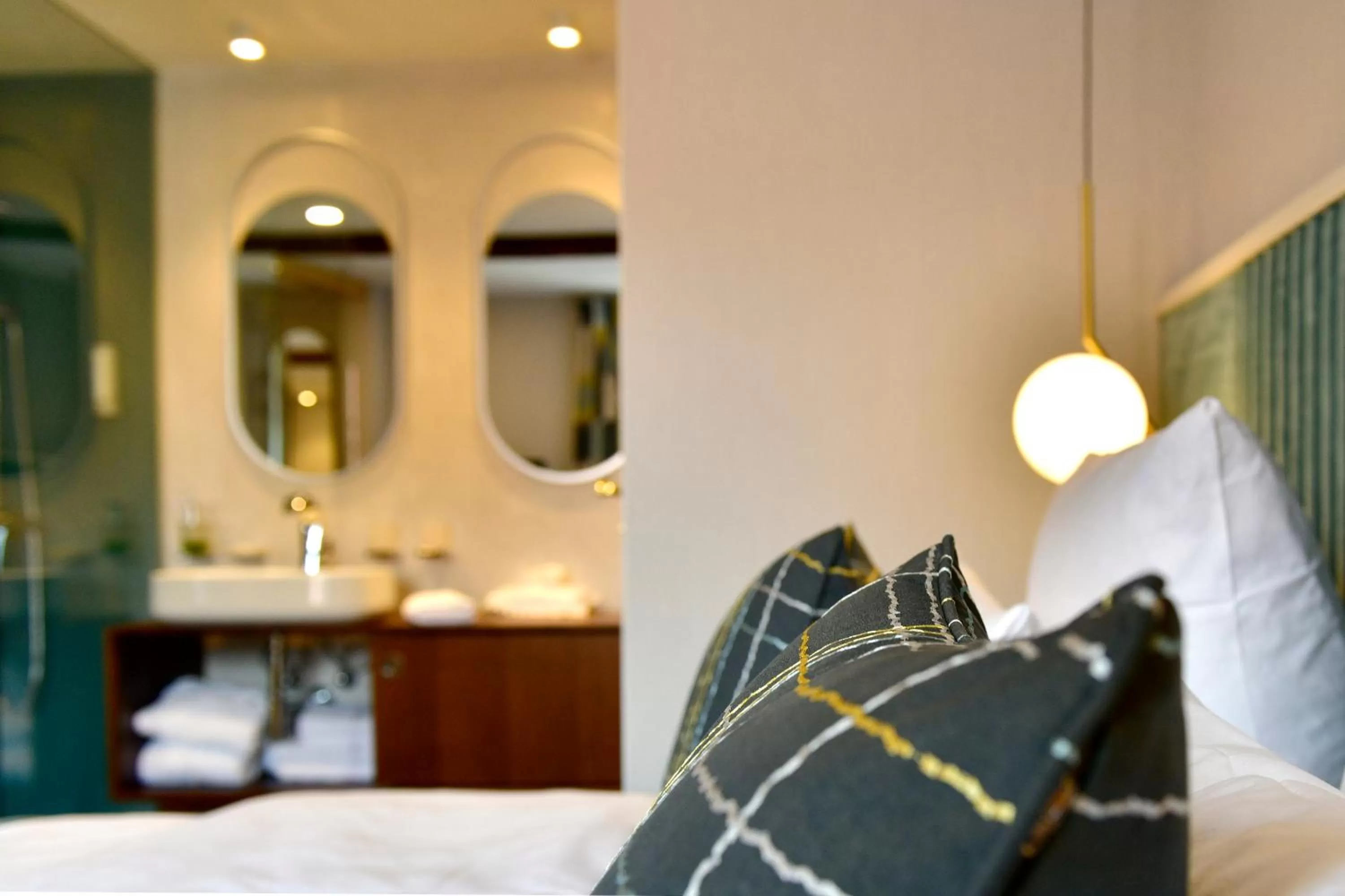 Decorative detail, Bed in Romantik Hotel Markusturm