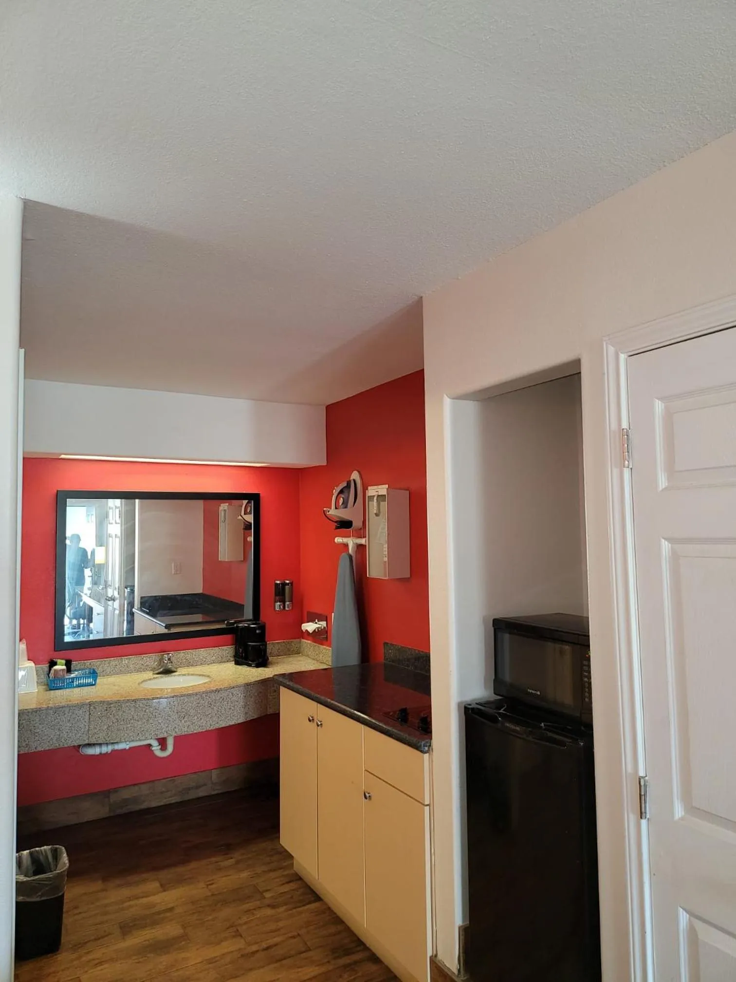 Bed in Texas Inn and Suites Raymondville