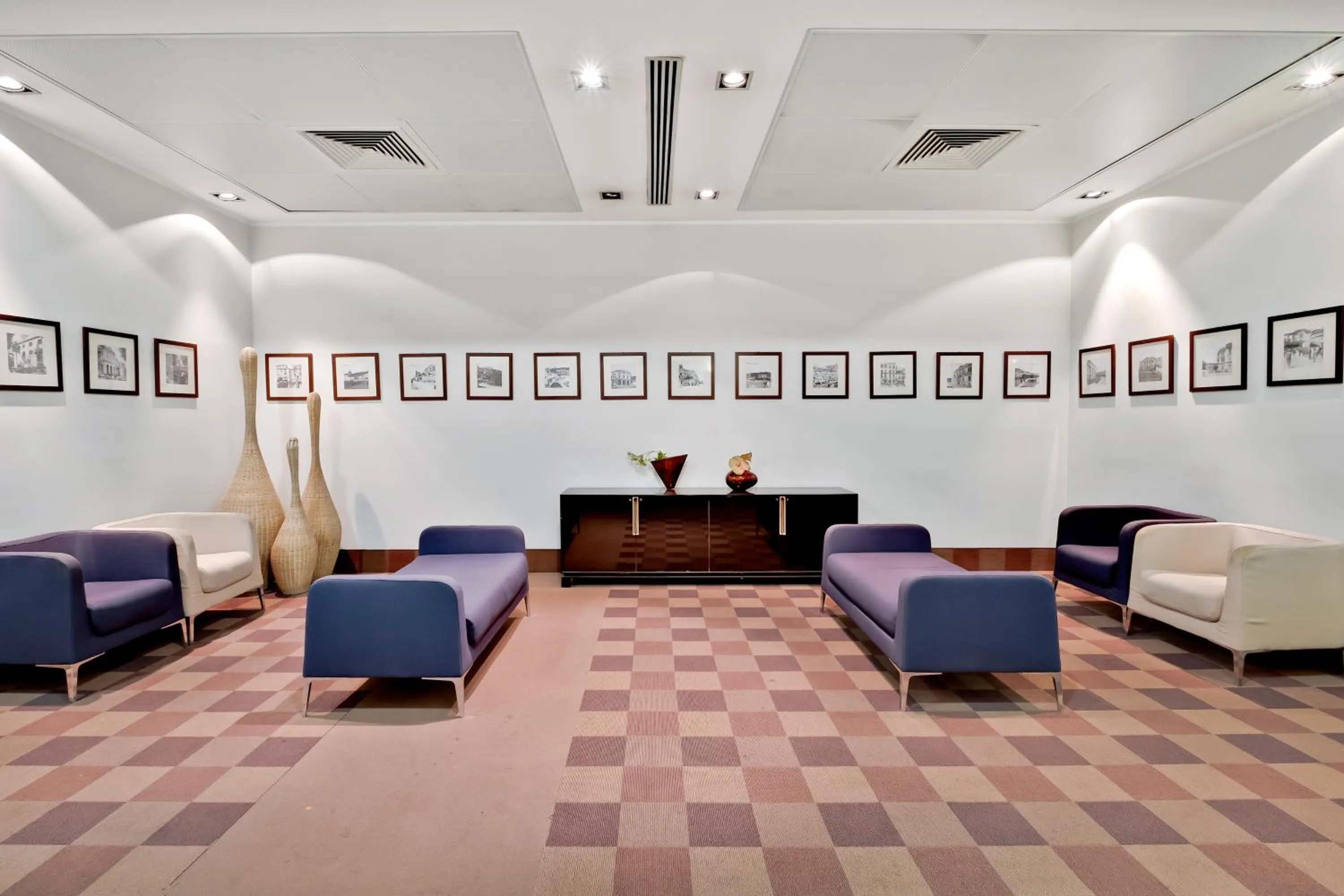 Lobby or reception in Italiana Hotels Cosenza