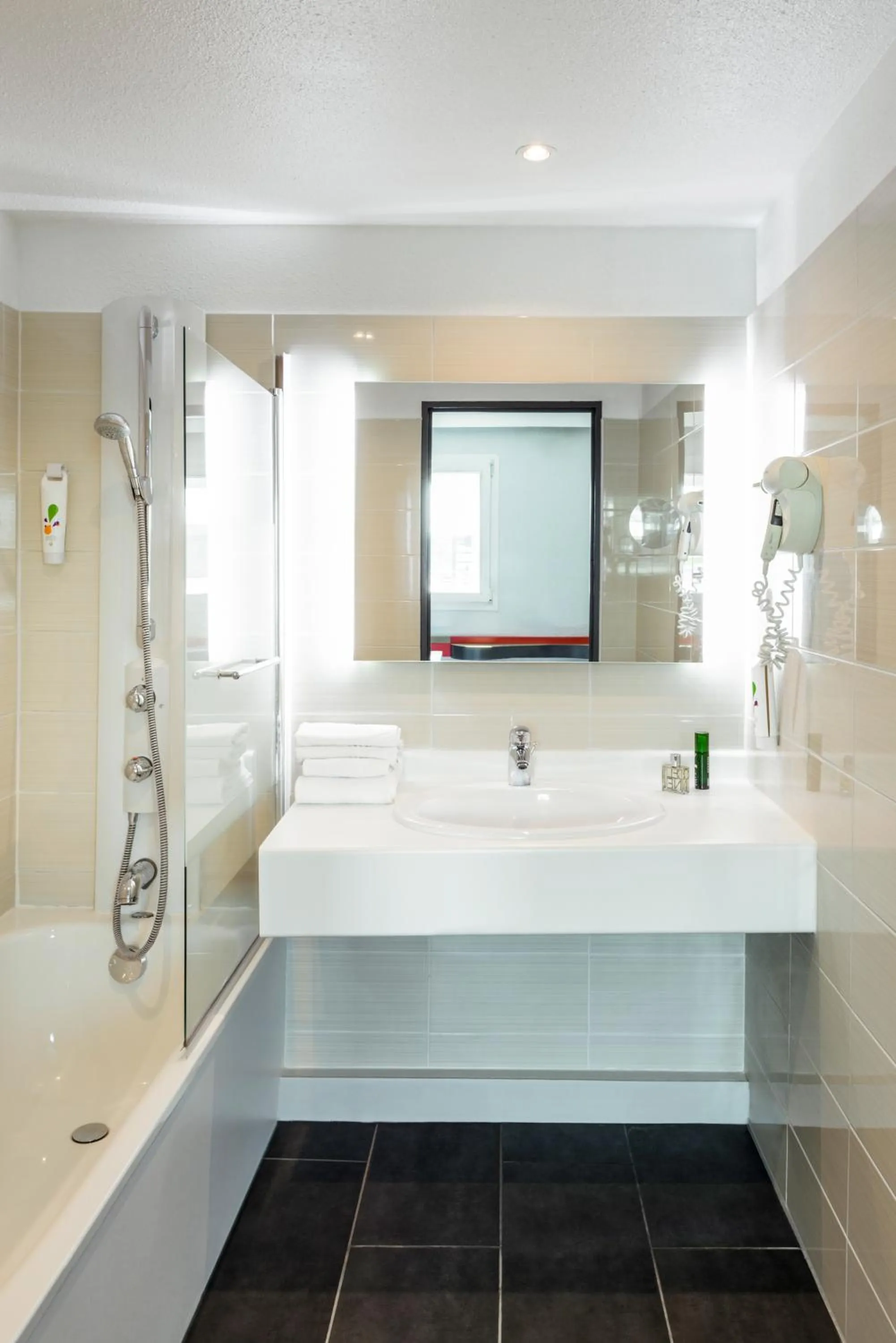 Bathroom in ibis Styles Antony Paris Sud