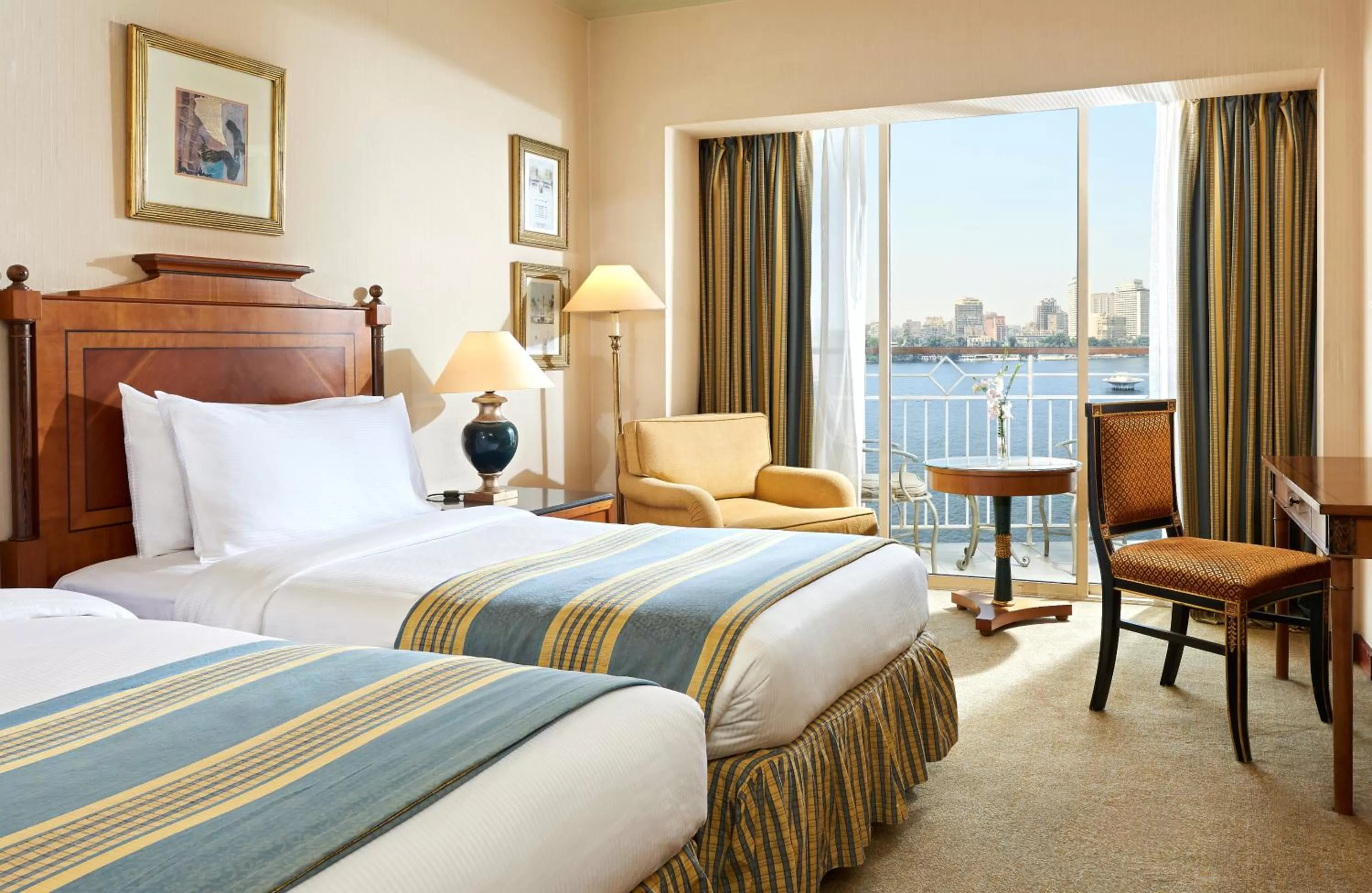 Bed in Hilton Cairo Grand Nile