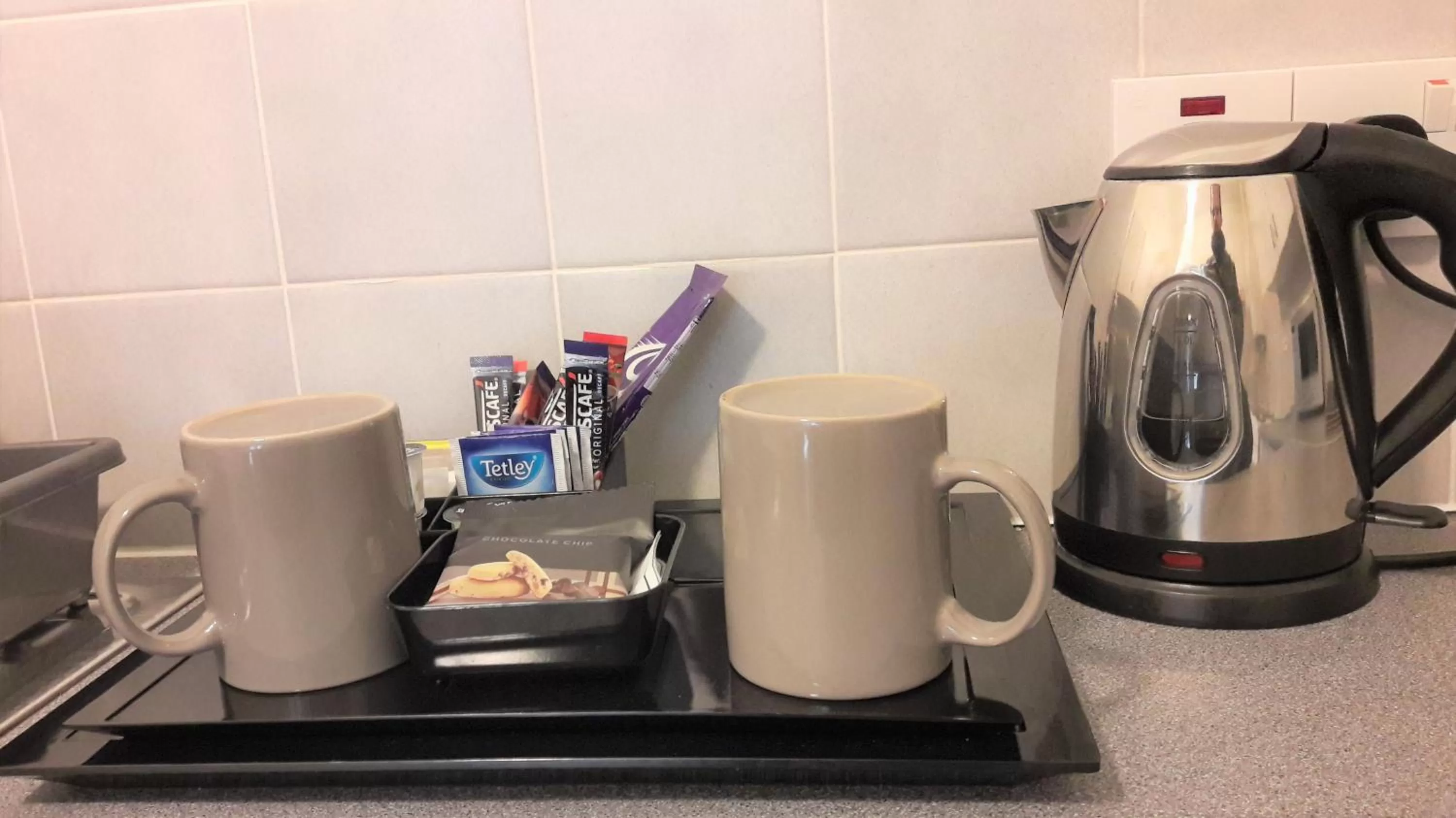 Coffee/tea facilities in Mackays Hotel