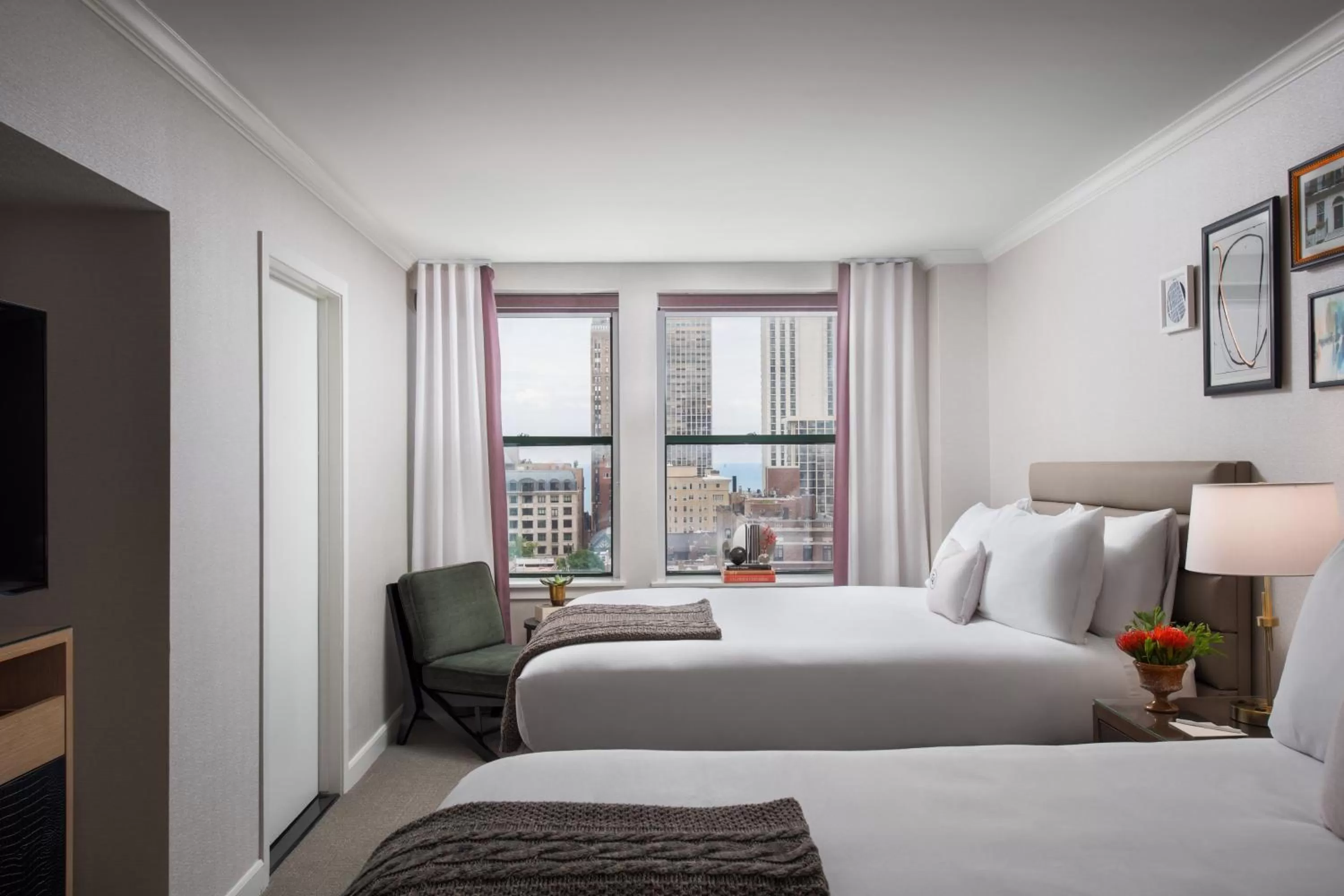 Bedroom, Bed in Claridge House Chicago, Tapestry Collection by Hilton