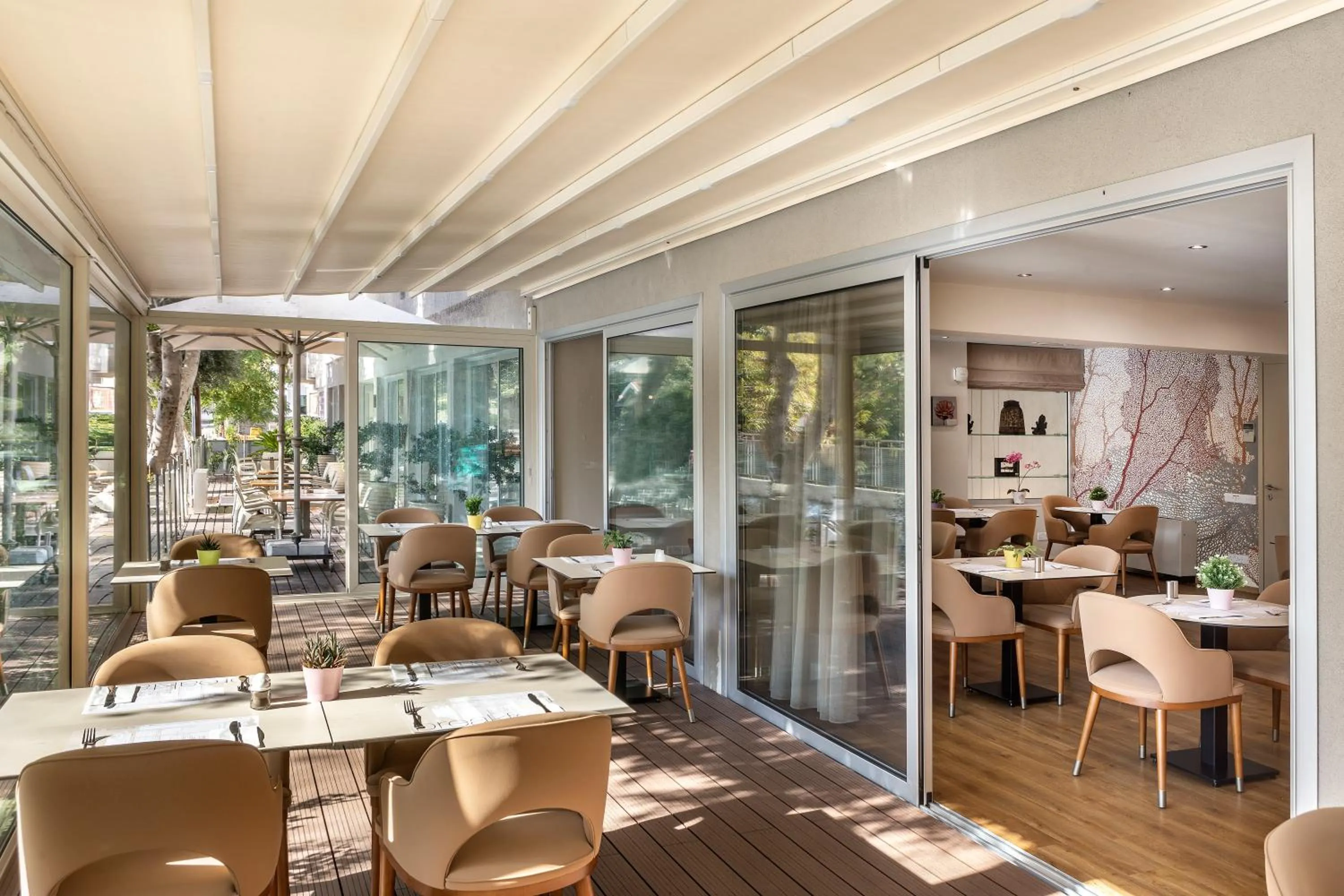 Breakfast in Almond Business Hotel