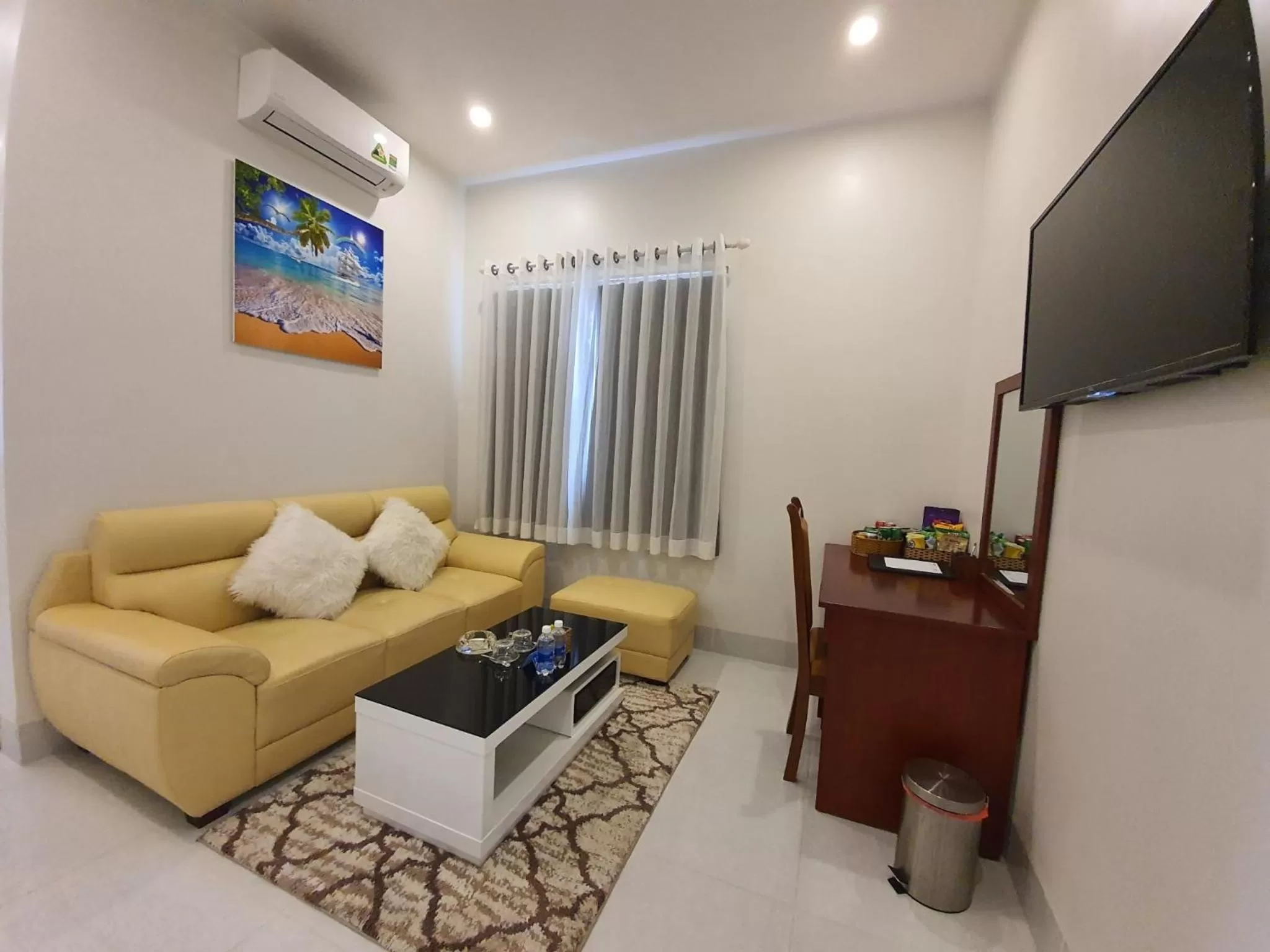 Living room, Seating Area in Royal Hotel