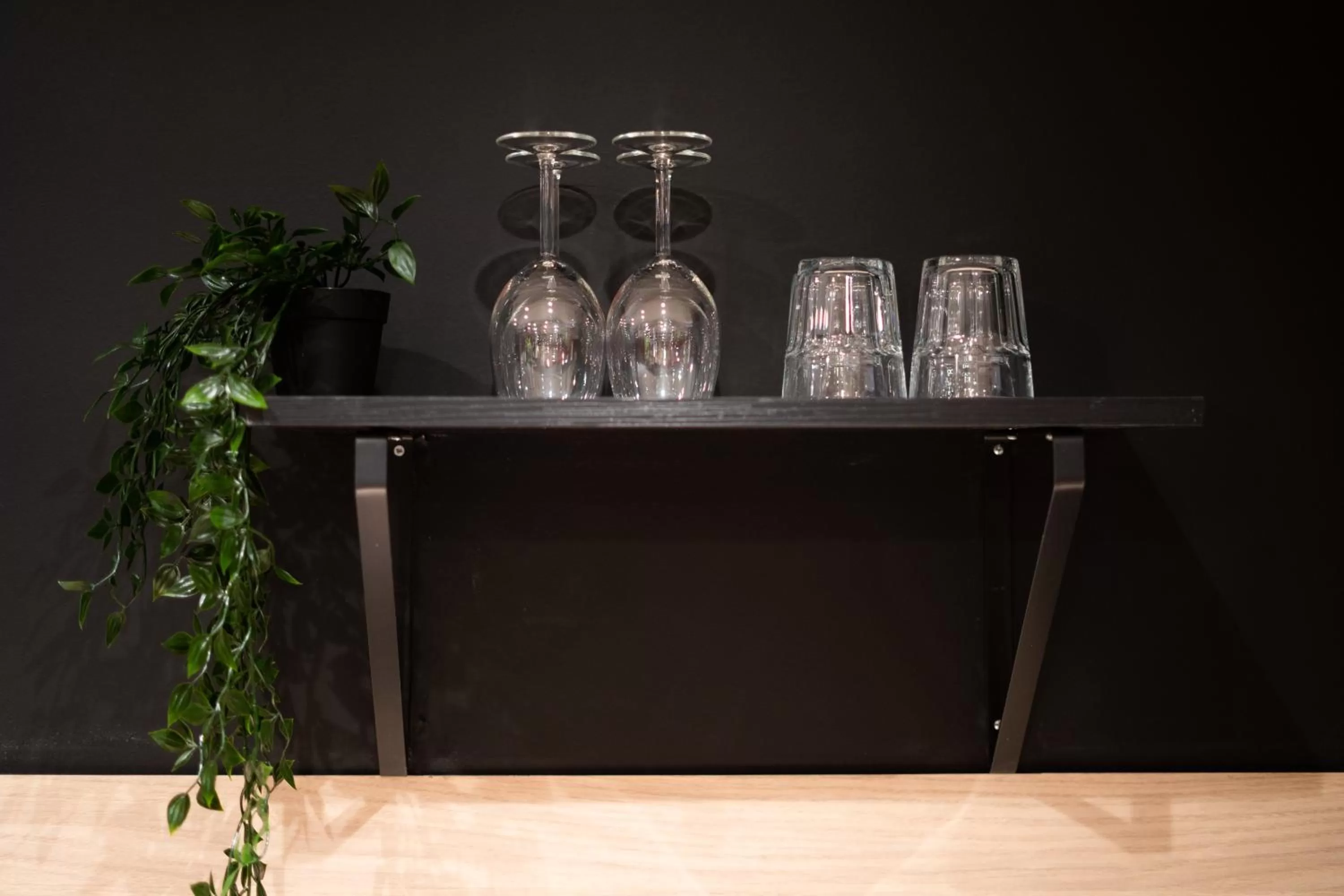 kitchen in Capsule Secret - Jacuzzi - Netflix & Home cinéma - Jeux de couple - Barre de pole dance