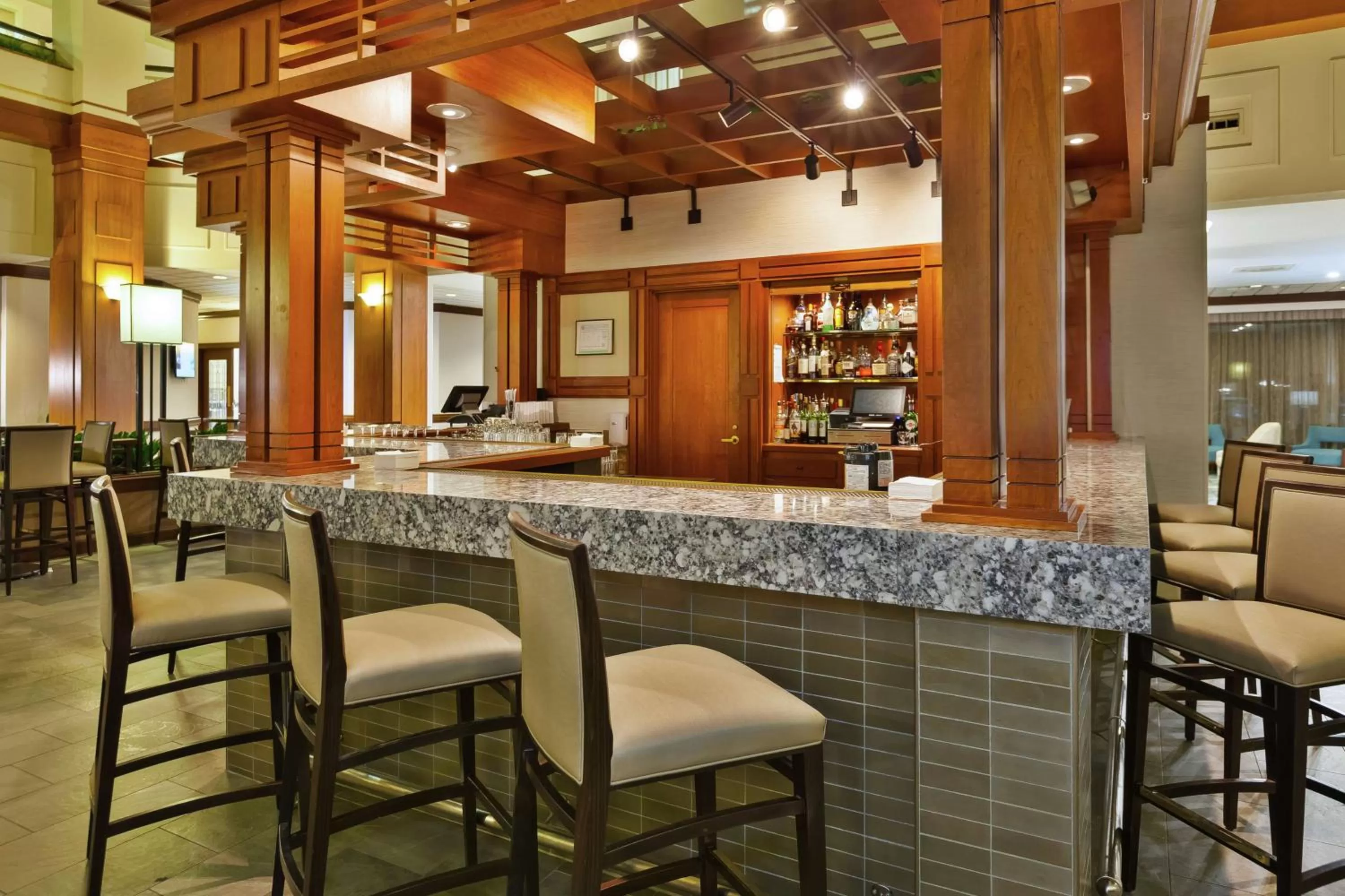Lounge or bar in Hotel Auburn Hills