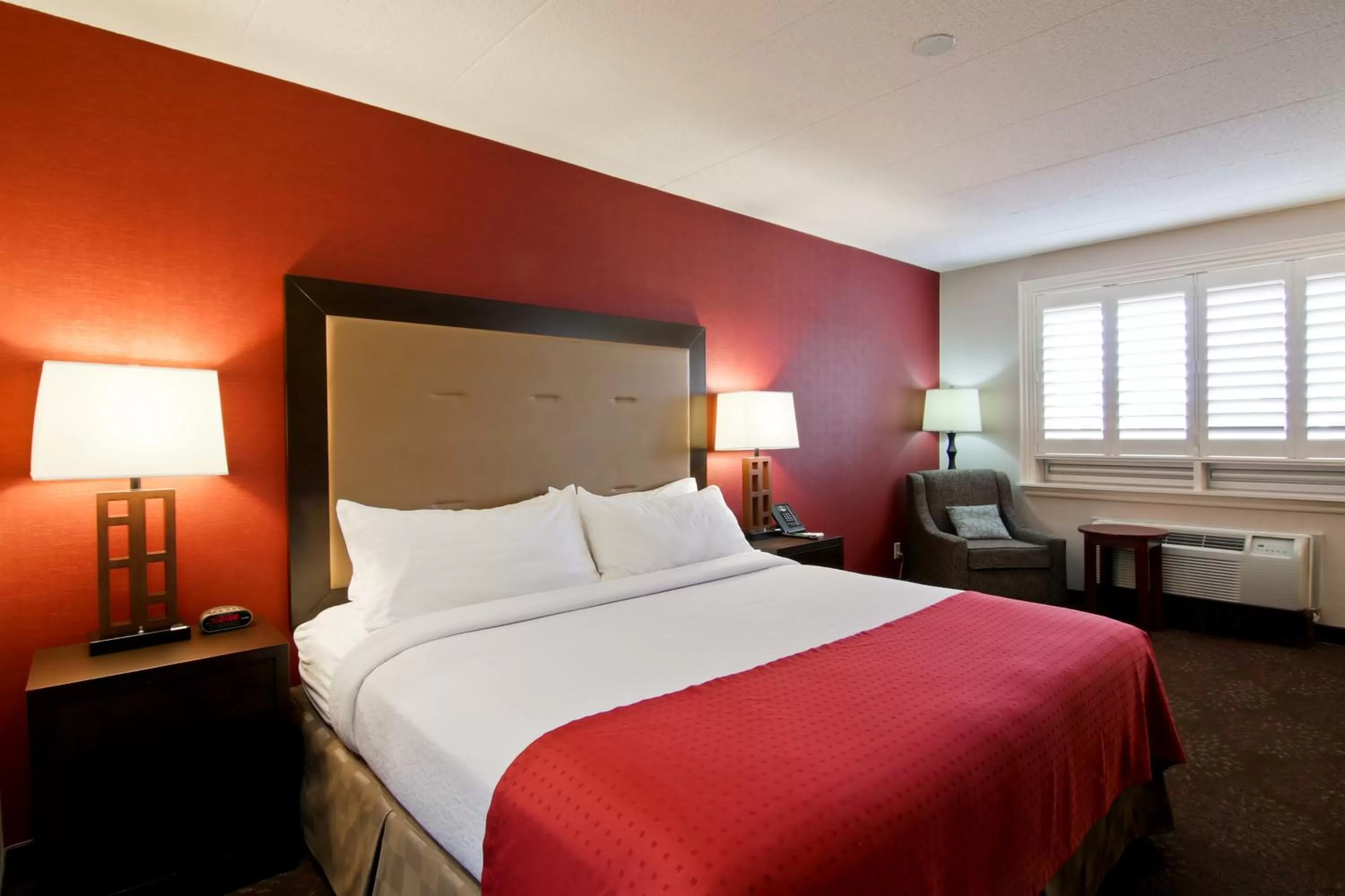 One King Bed Suite Full Kitchen - Non-Smoking in Holiday Inn Hotel & Suites St.Catharines-Niagara by IHG