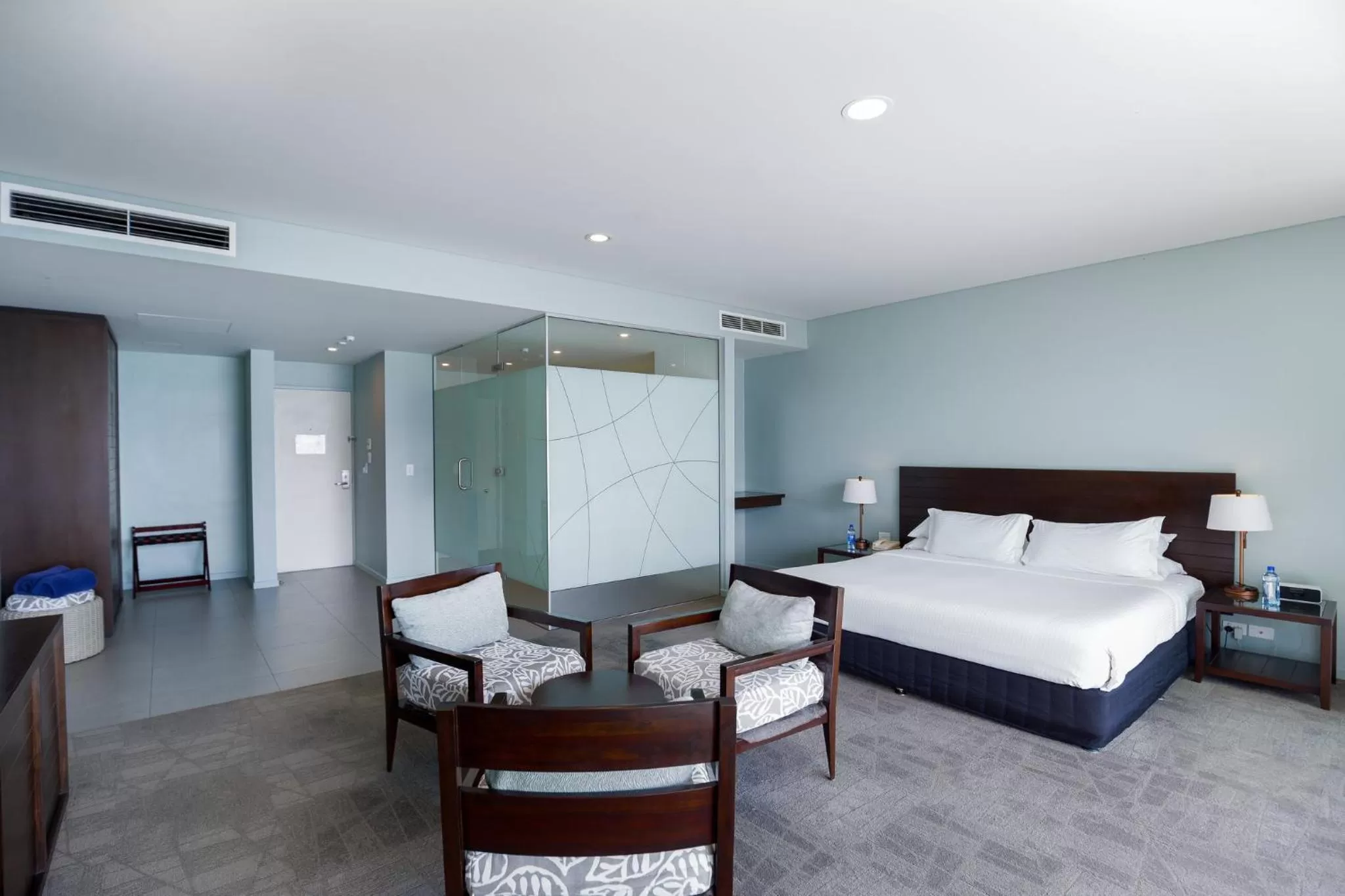 Photo of the whole room, Bed in Grand Pacific Hotel