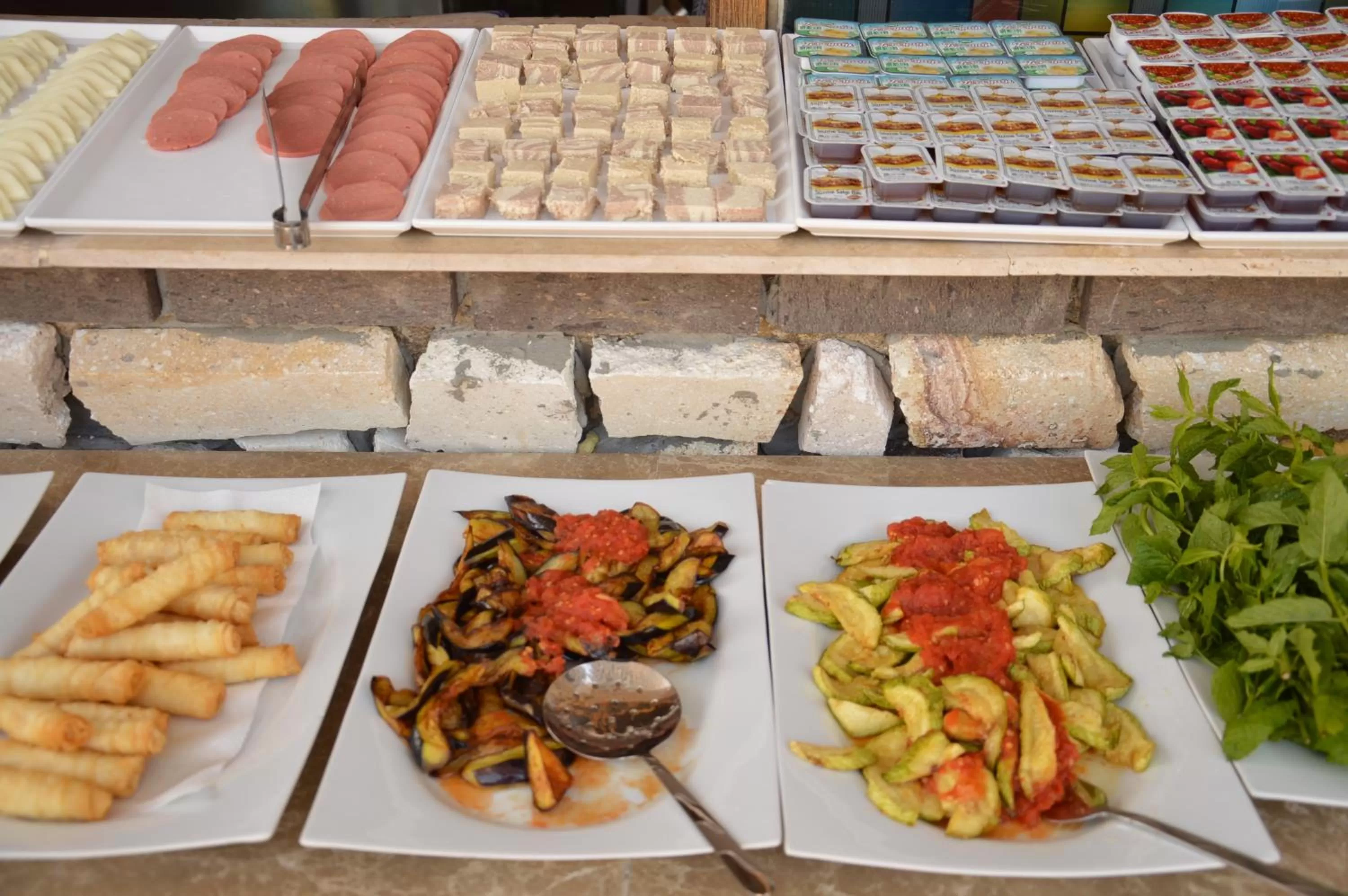 Buffet breakfast in Elite Cave Suites