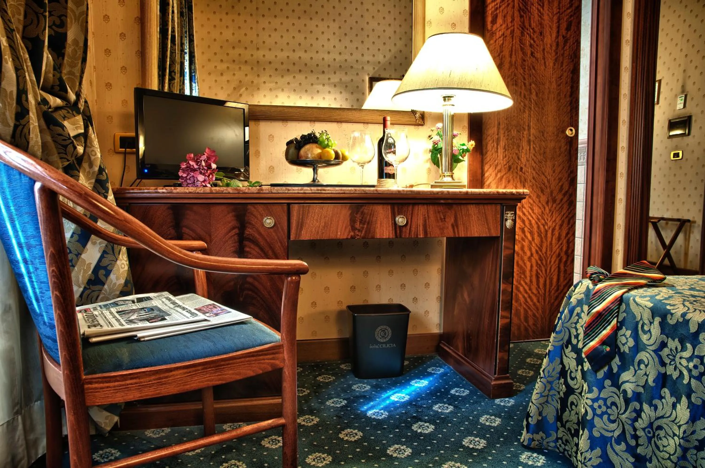 TV and multimedia in Hotel Cilicia