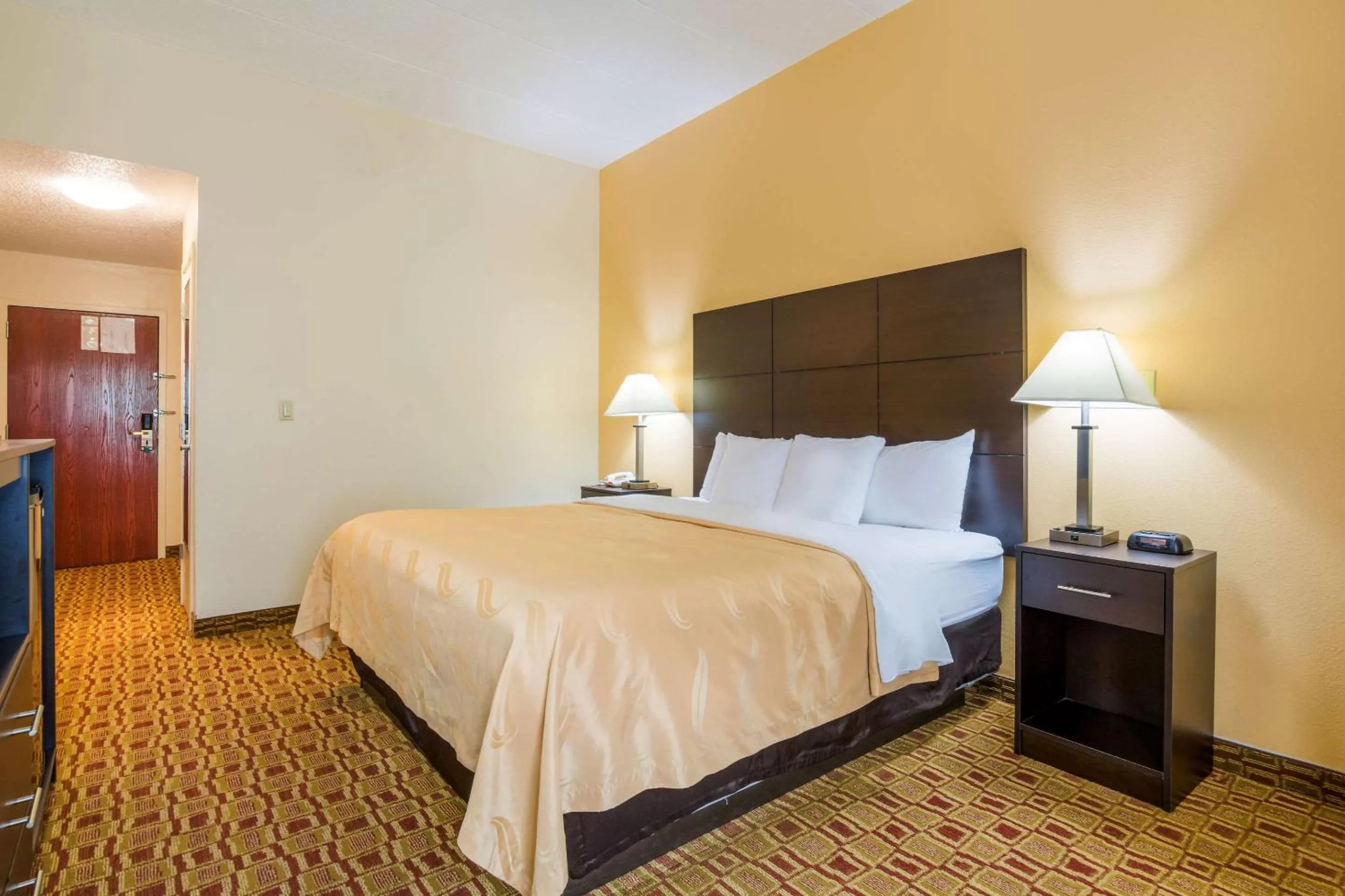 Photo of the whole room, Bed in Quality Inn & Suites Sellersburg - Louisville Area
