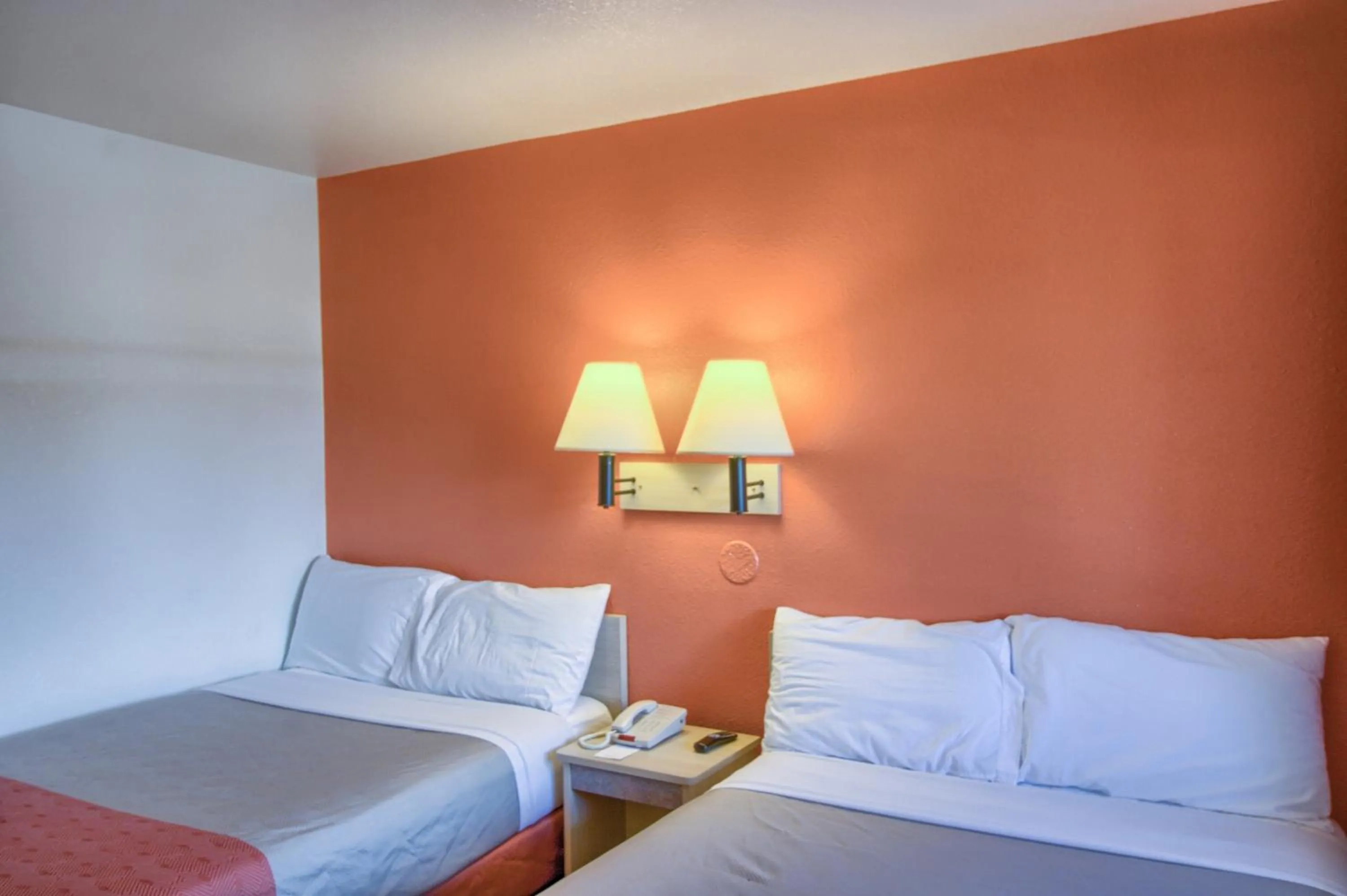 Bedroom, Bed in Motel 6-Everett, WA - North