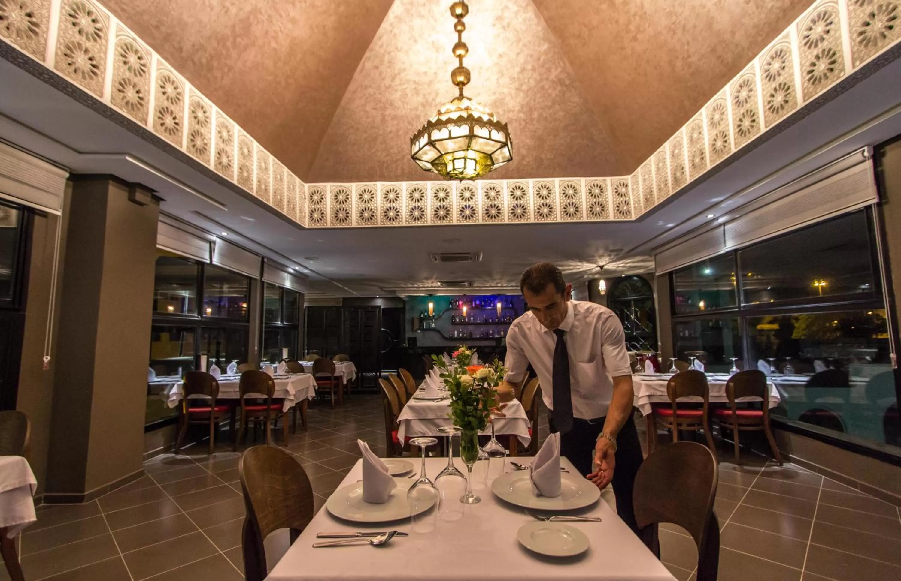 Restaurant/places to eat in Palais Ommeyad Suites & Spa