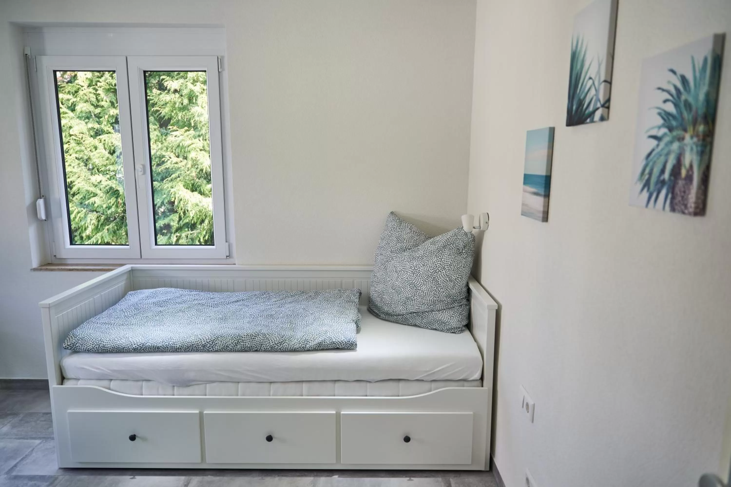 Bed in Greenhome Lörrach -Ihre Unterkunft im 3-Ländereck-