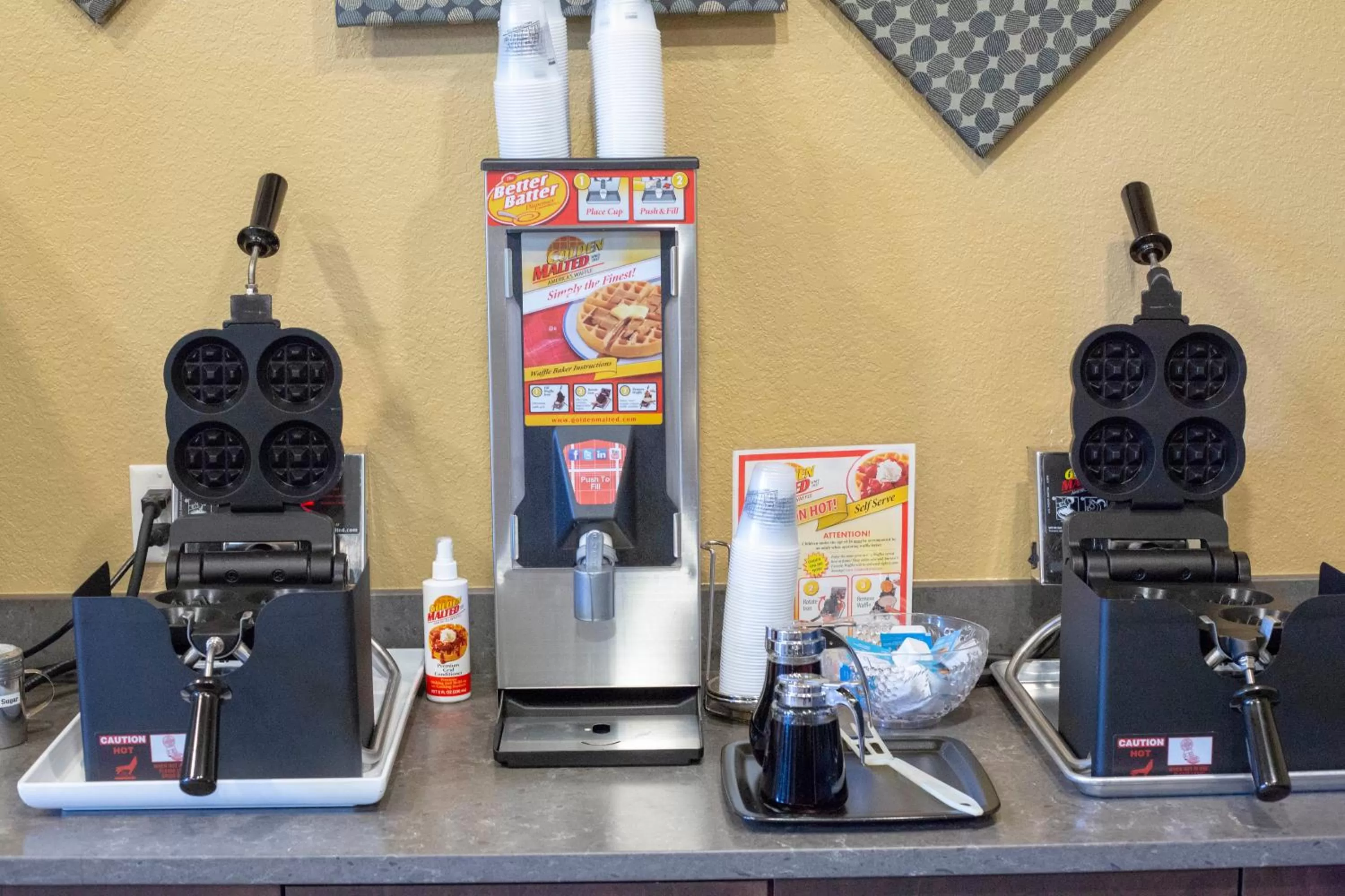 Buffet breakfast in Berlin Encore Hotel & Suites