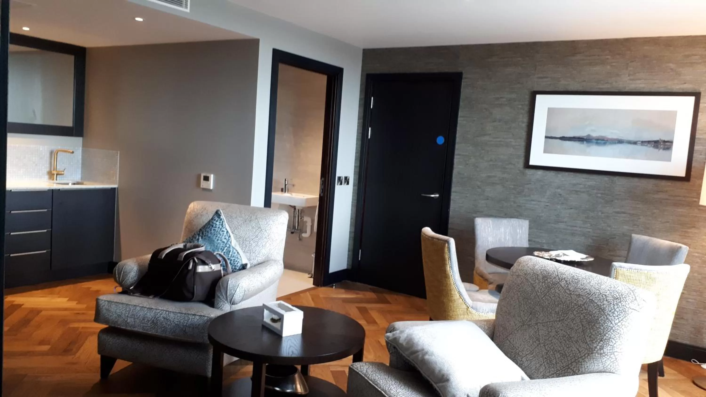 Living room in Grand Central Hotel Belfast