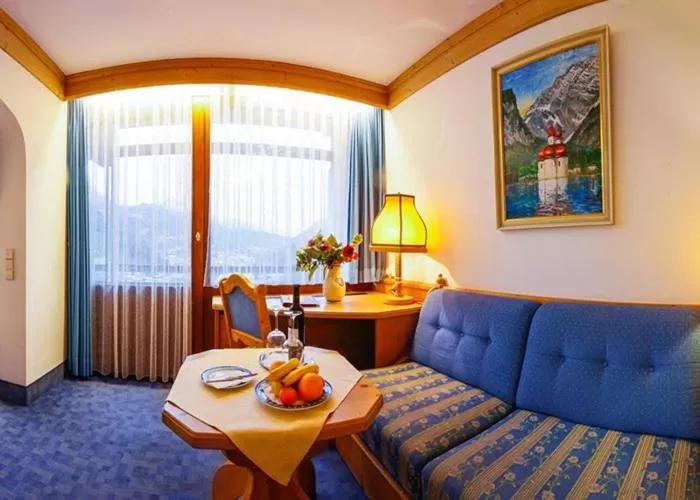 Seating area in Hotel Vier Jahreszeiten