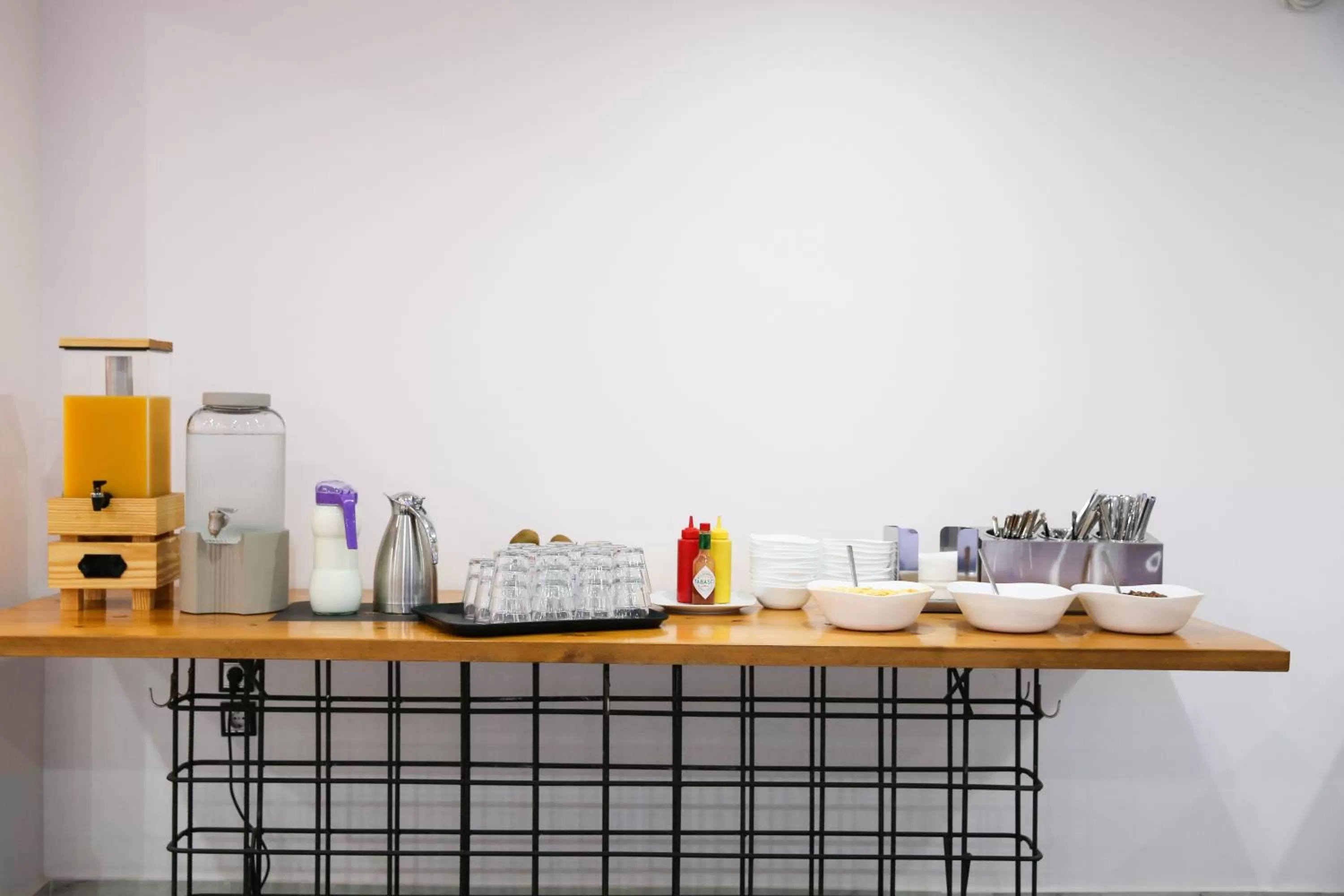 Restaurant/places to eat in Athens Starlight Hotel