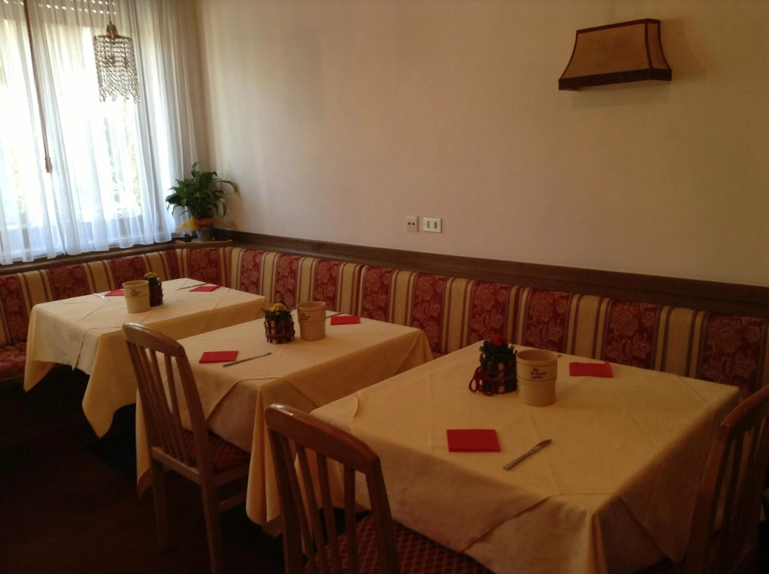 Restaurant/places to eat in Hotel Daniela