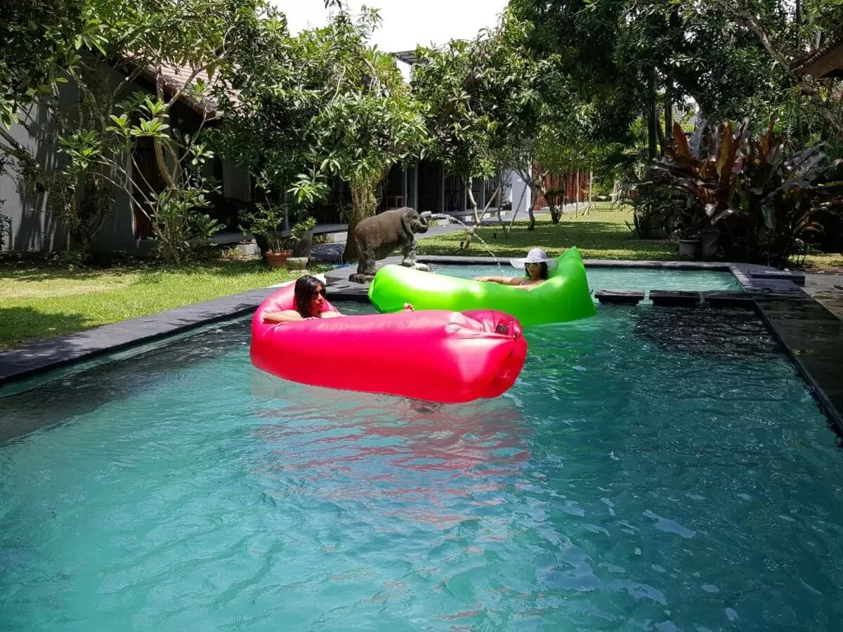 Swimming pool in Adys Inn