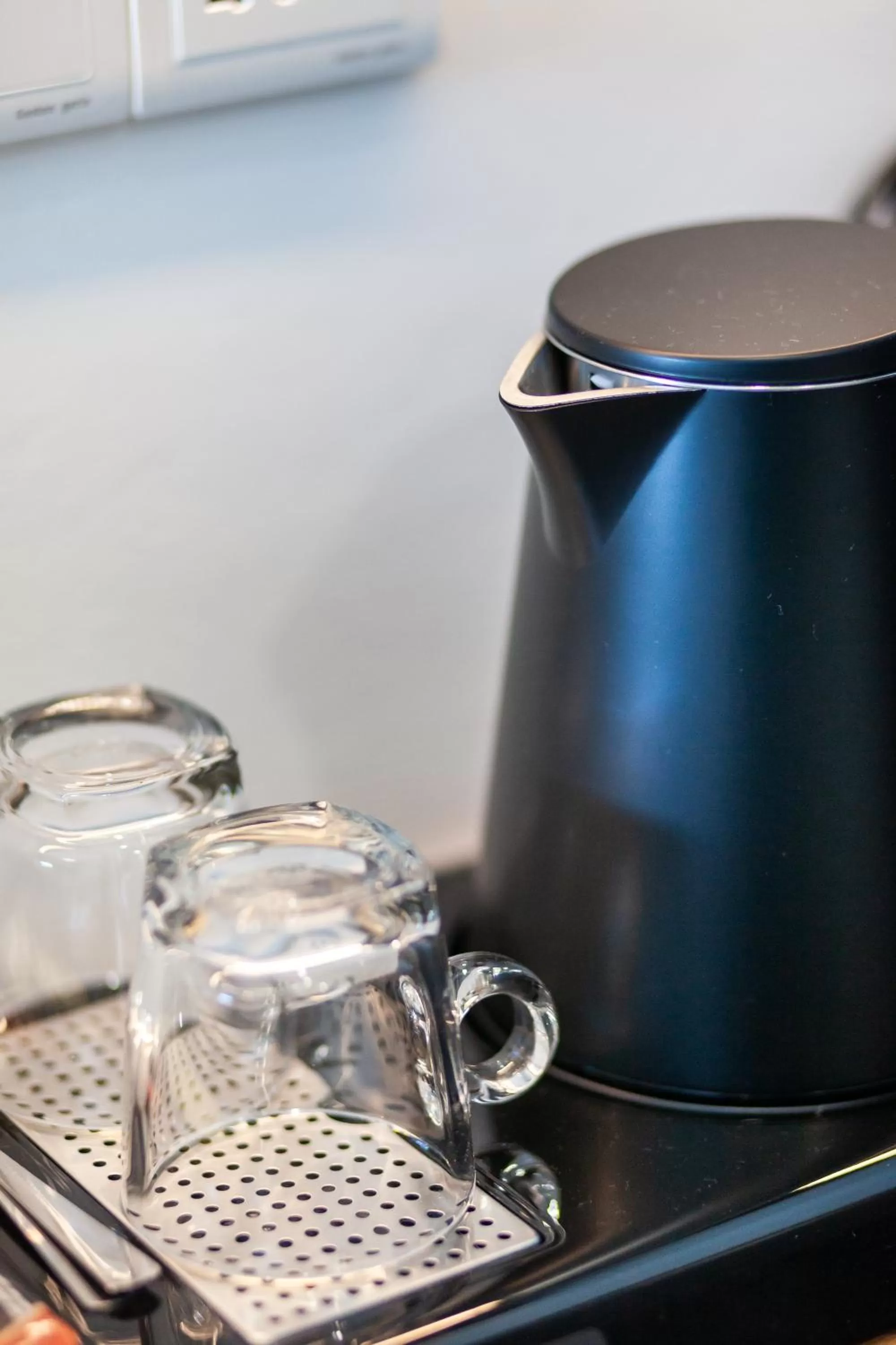 Coffee/tea facilities in Wesley Hotel