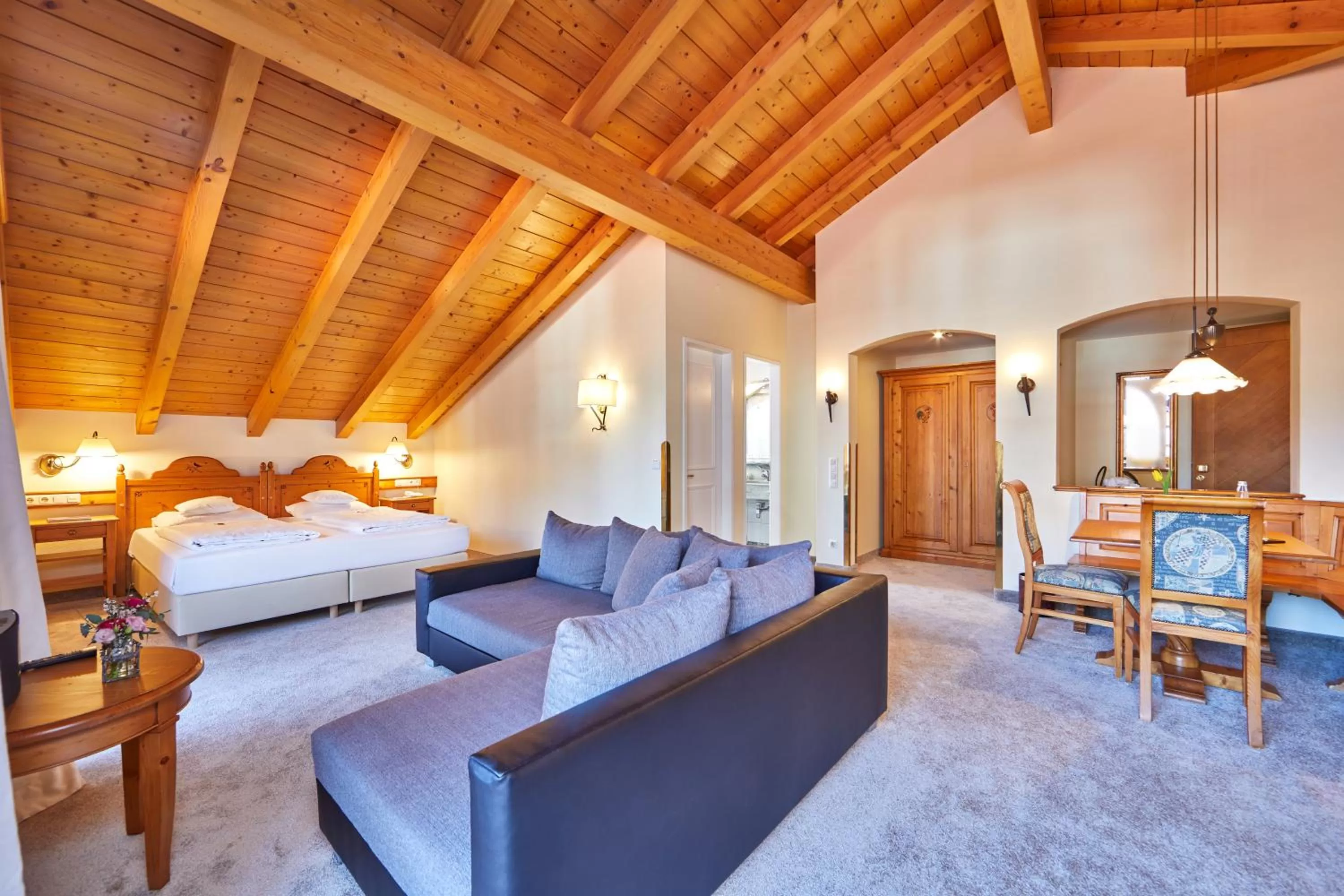 Photo of the whole room, Bed in Hotel Zugspitze