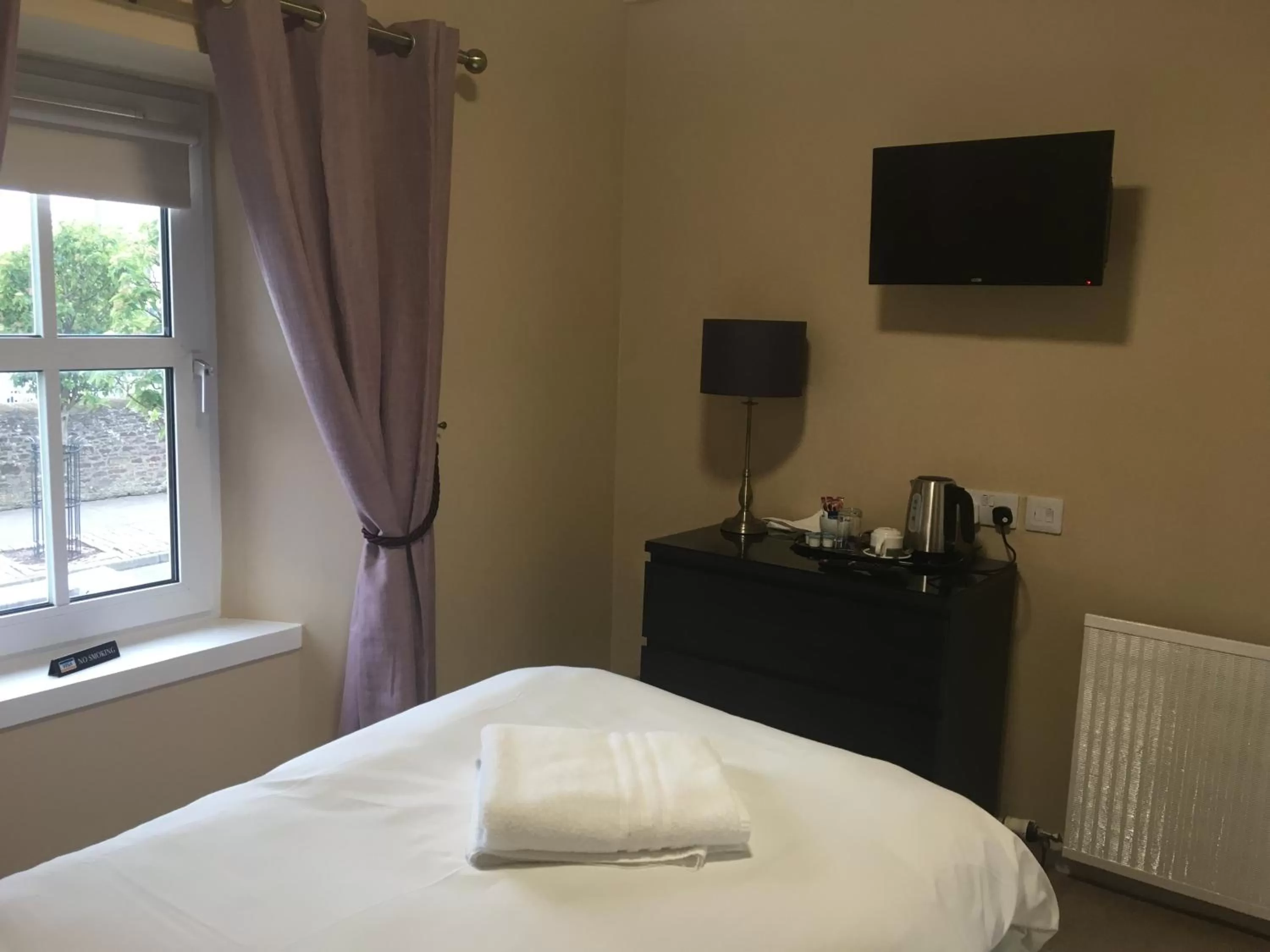 Decorative detail, Bed in The Station Hotel