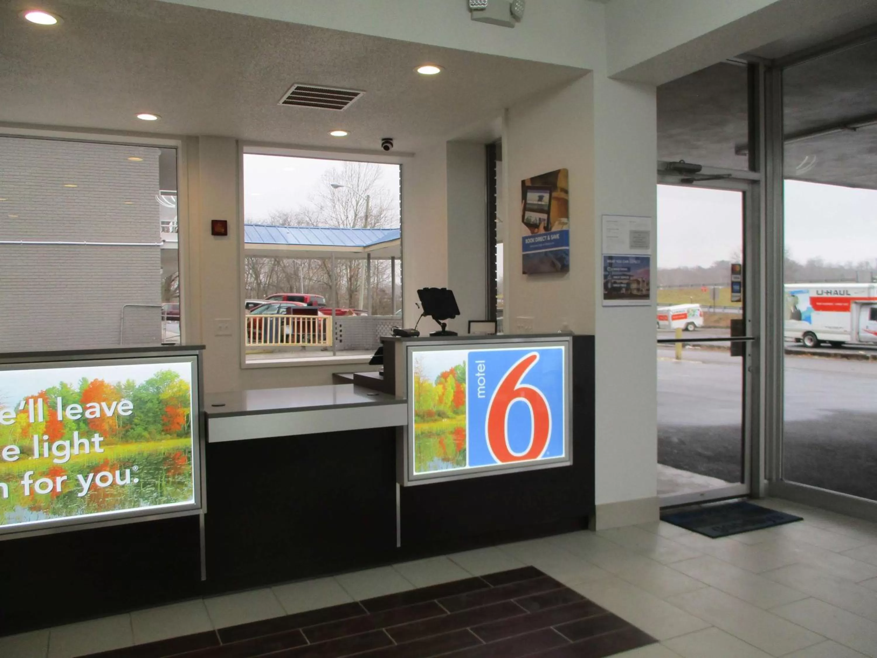Property logo or sign in Motel 6-Chilhowie, VA