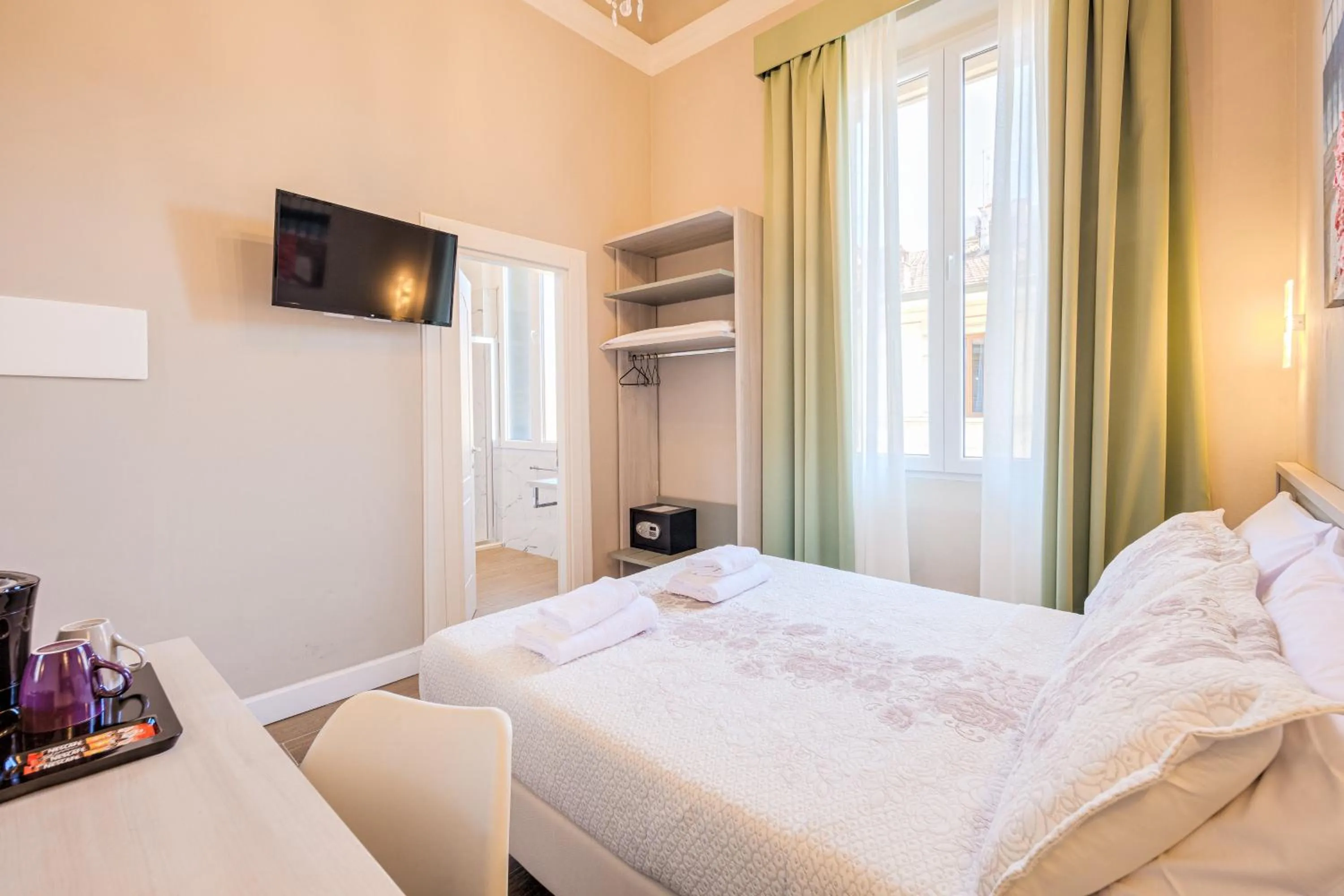 Bedroom, Bed in Hotel Bijou Roof Terrace