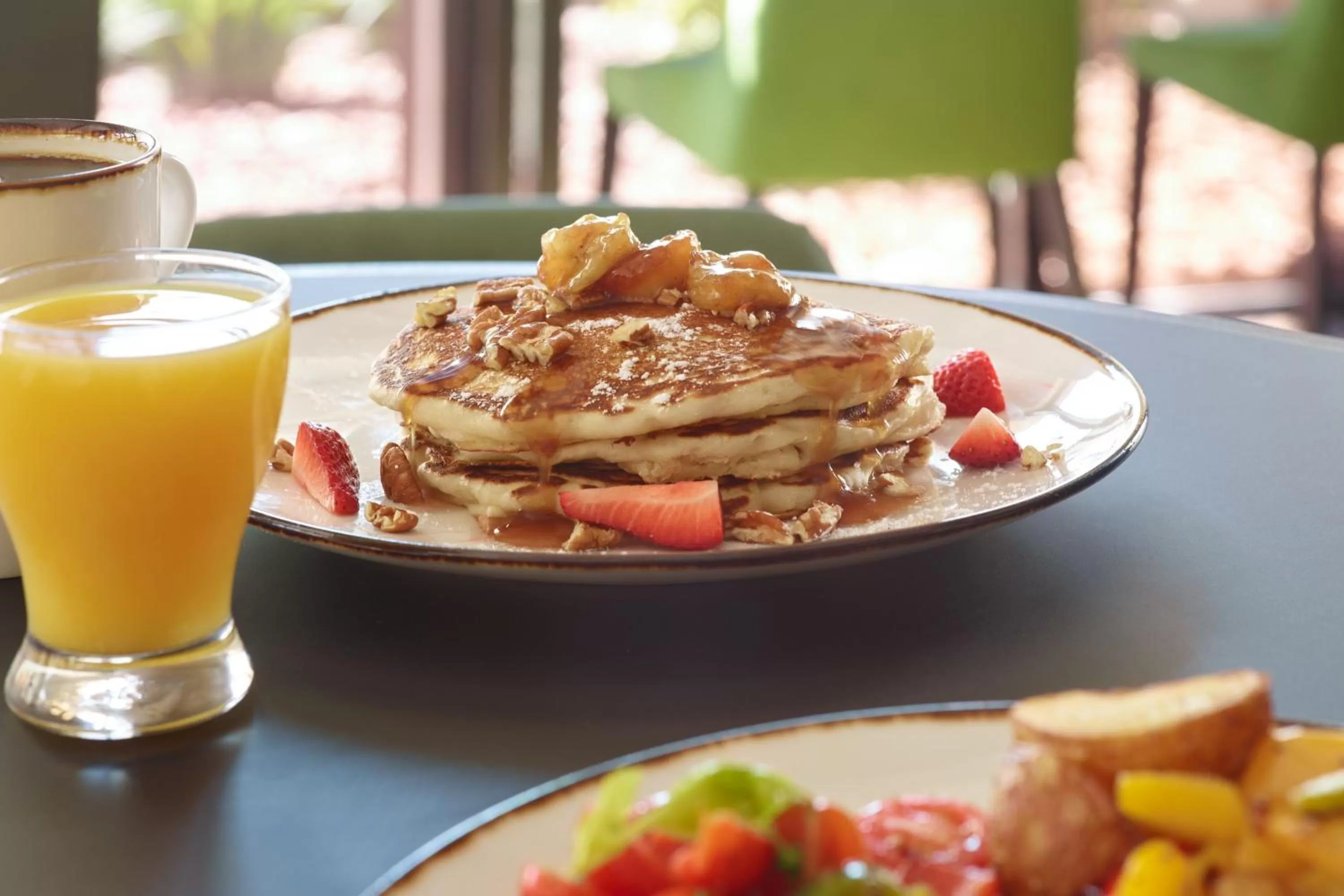 Lounge or bar in Charlotte Marriott SouthPark