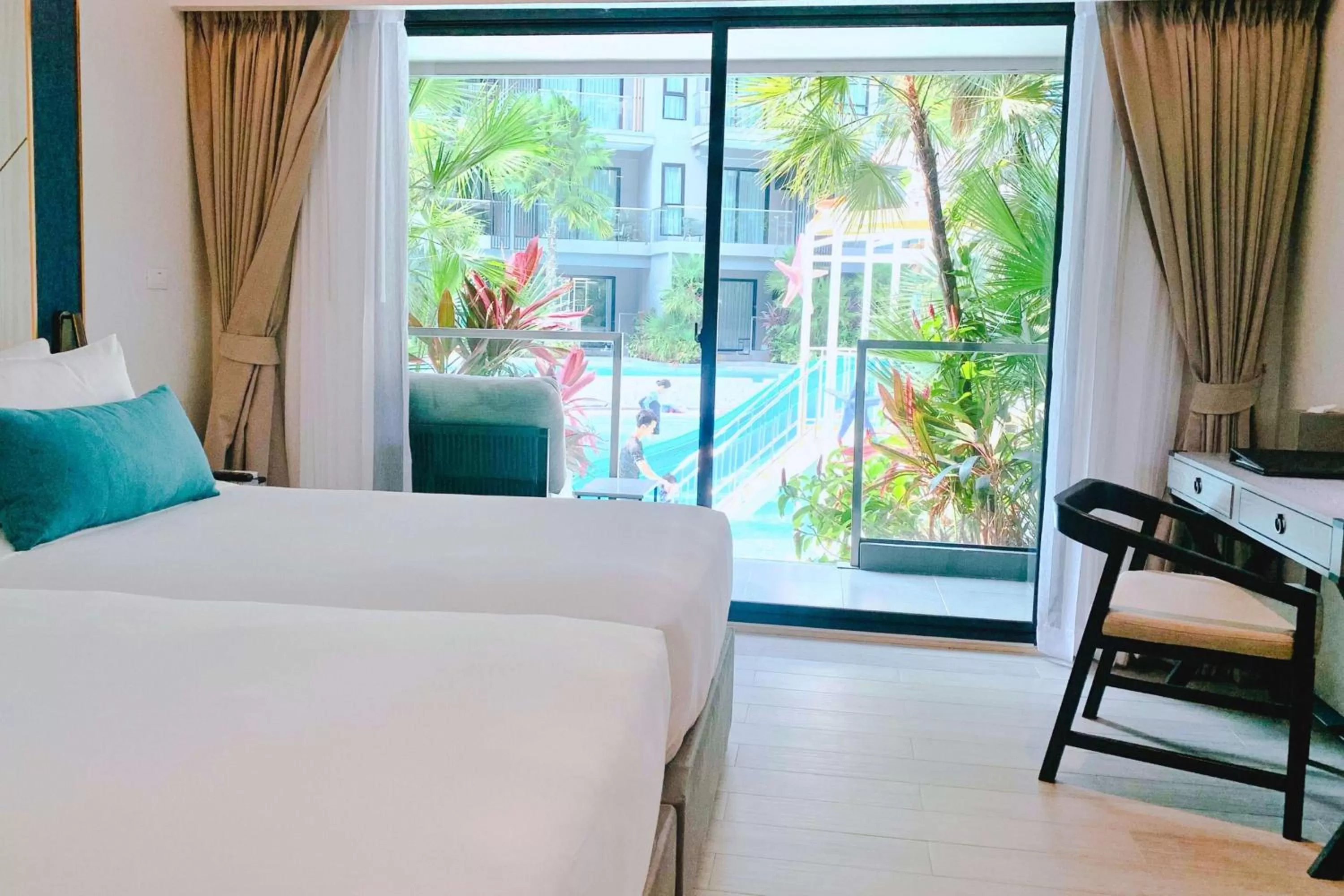 Property building, Bed in Best Western Plus Carapace Hotel Hua Hin