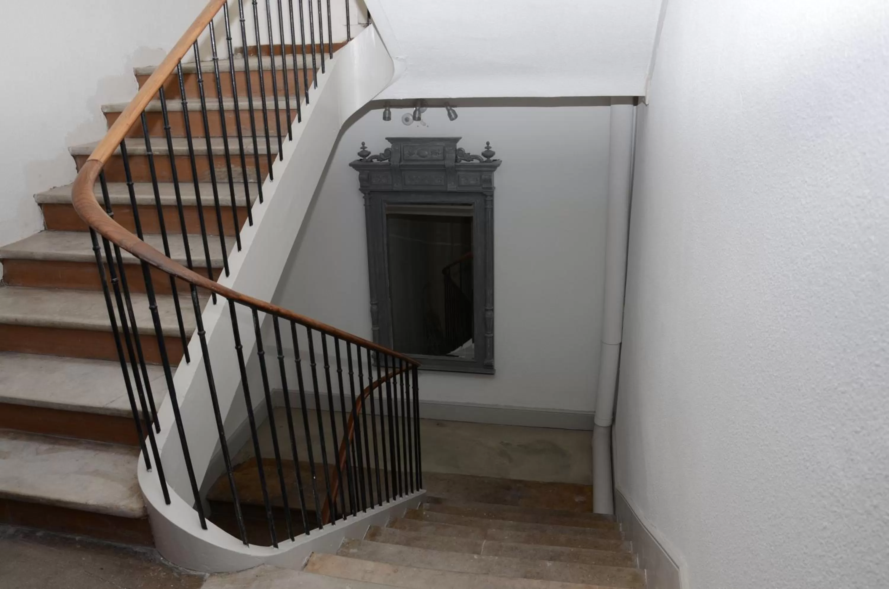 Other in Nostra Demora