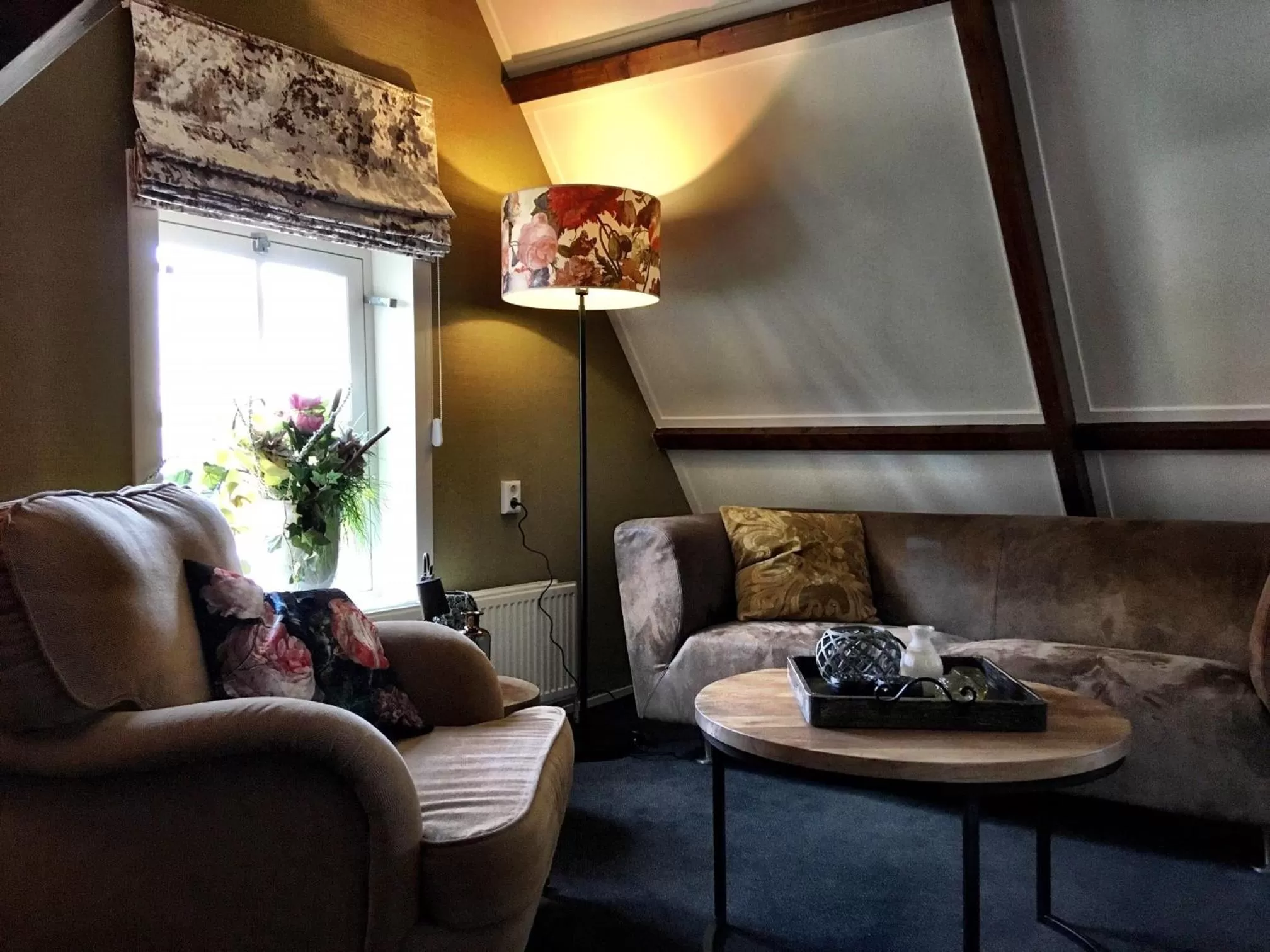 Living room, Seating Area in Hotel West Inn